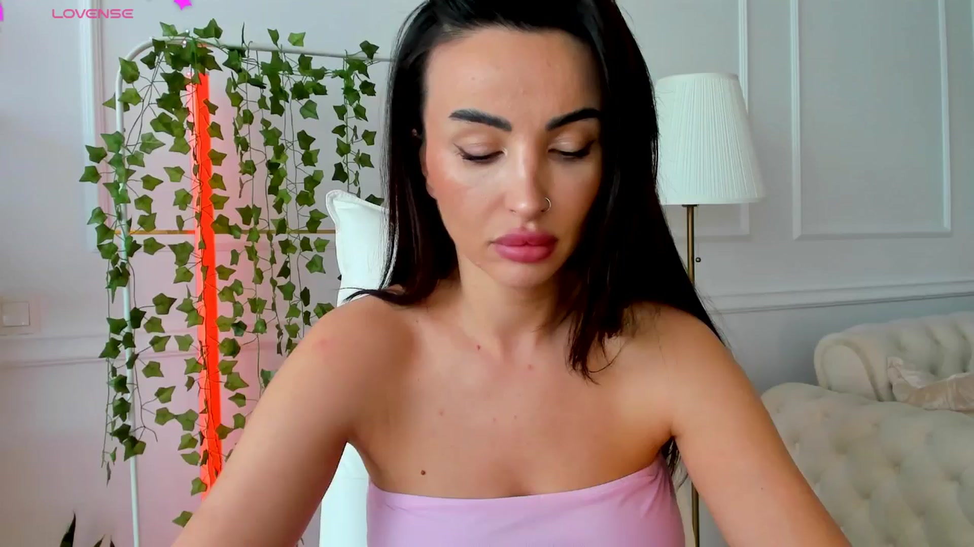 Gallery image thumbnail from AlyssiaKENT1's myfreecams stream on, 03/04/2025, 14:45 image 6 of 20
