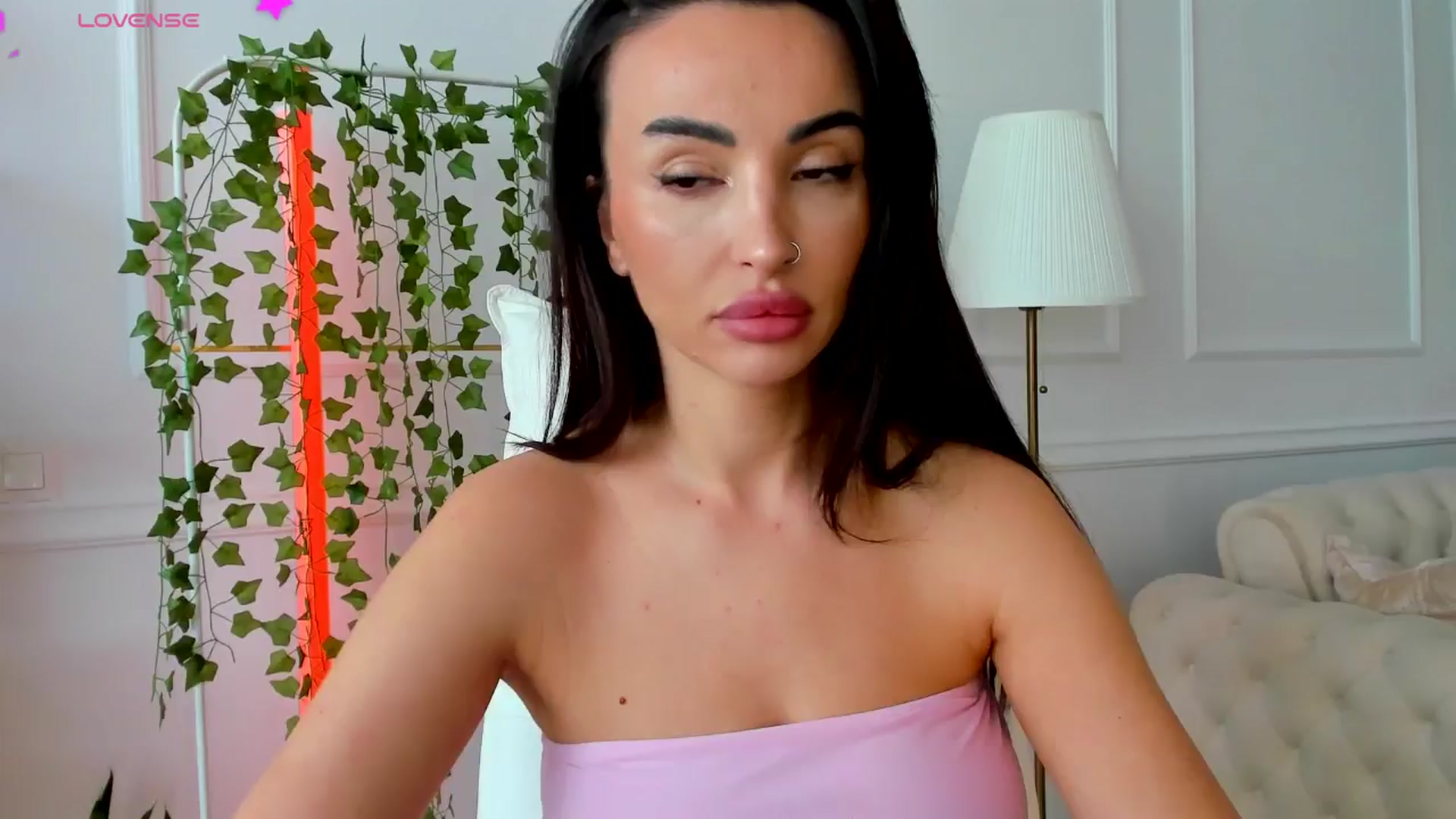 Gallery image thumbnail from AlyssiaKENT1's myfreecams stream on, 03/04/2025, 14:45 image 8 of 20
