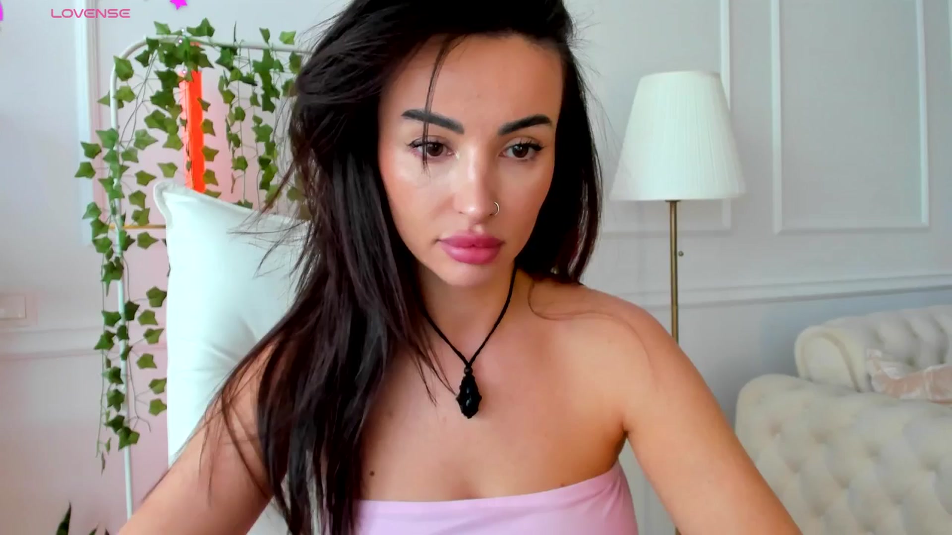 Gallery image thumbnail from AlyssiaKENT1's myfreecams stream on, 03/04/2025, 14:45 image 18 of 20
