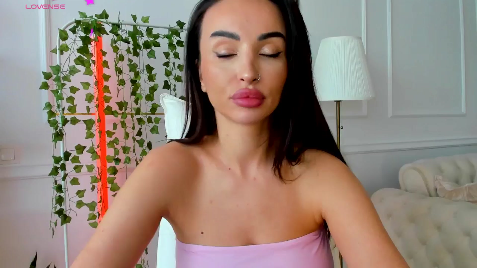 Gallery image thumbnail from AlyssiaKENT1's myfreecams stream on, 03/04/2025, 14:45 image 7 of 20