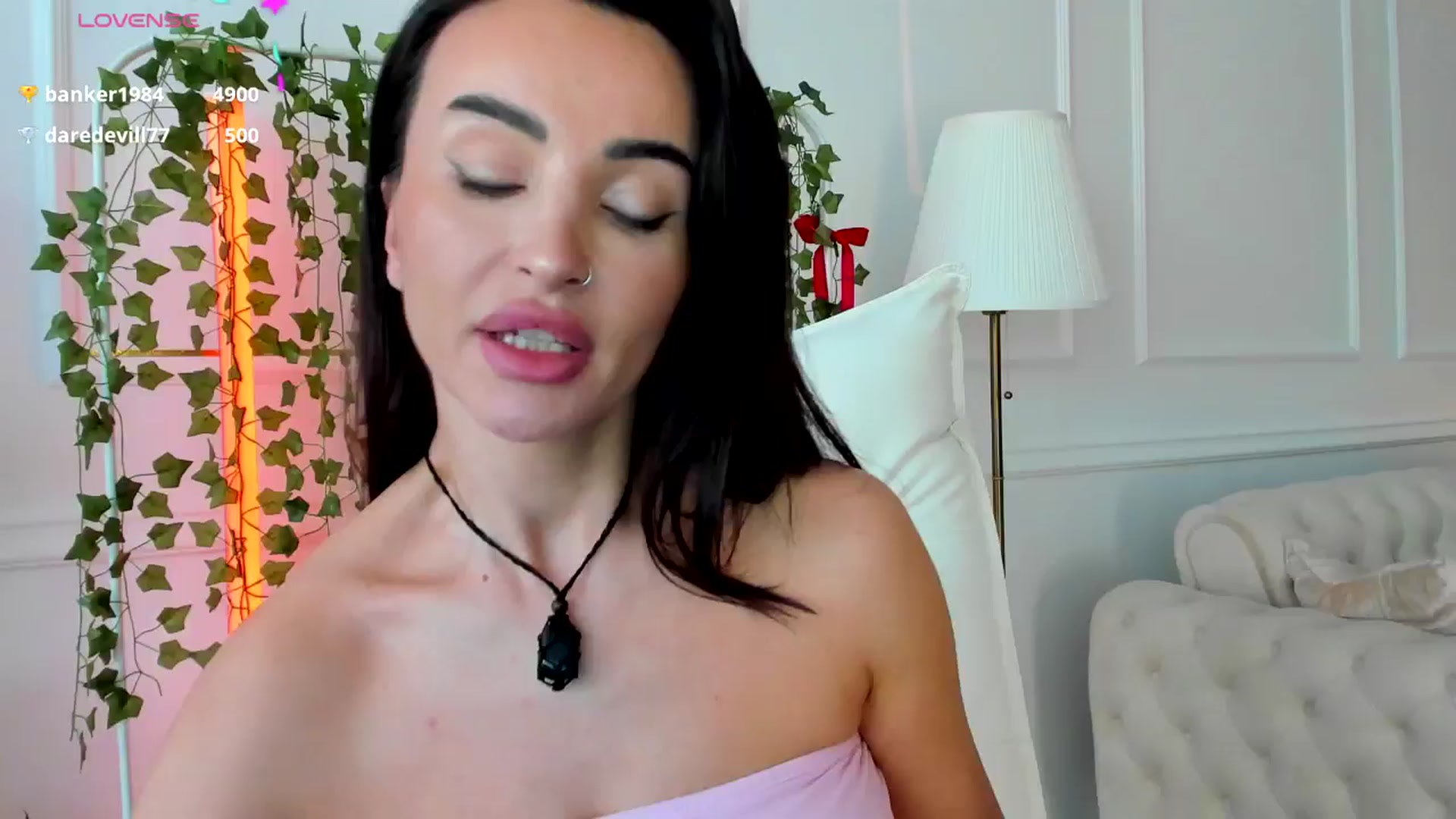 Gallery image thumbnail from AlyssiaKENT1's myfreecams stream on, 03/04/2025, 17:17 image 7 of 20