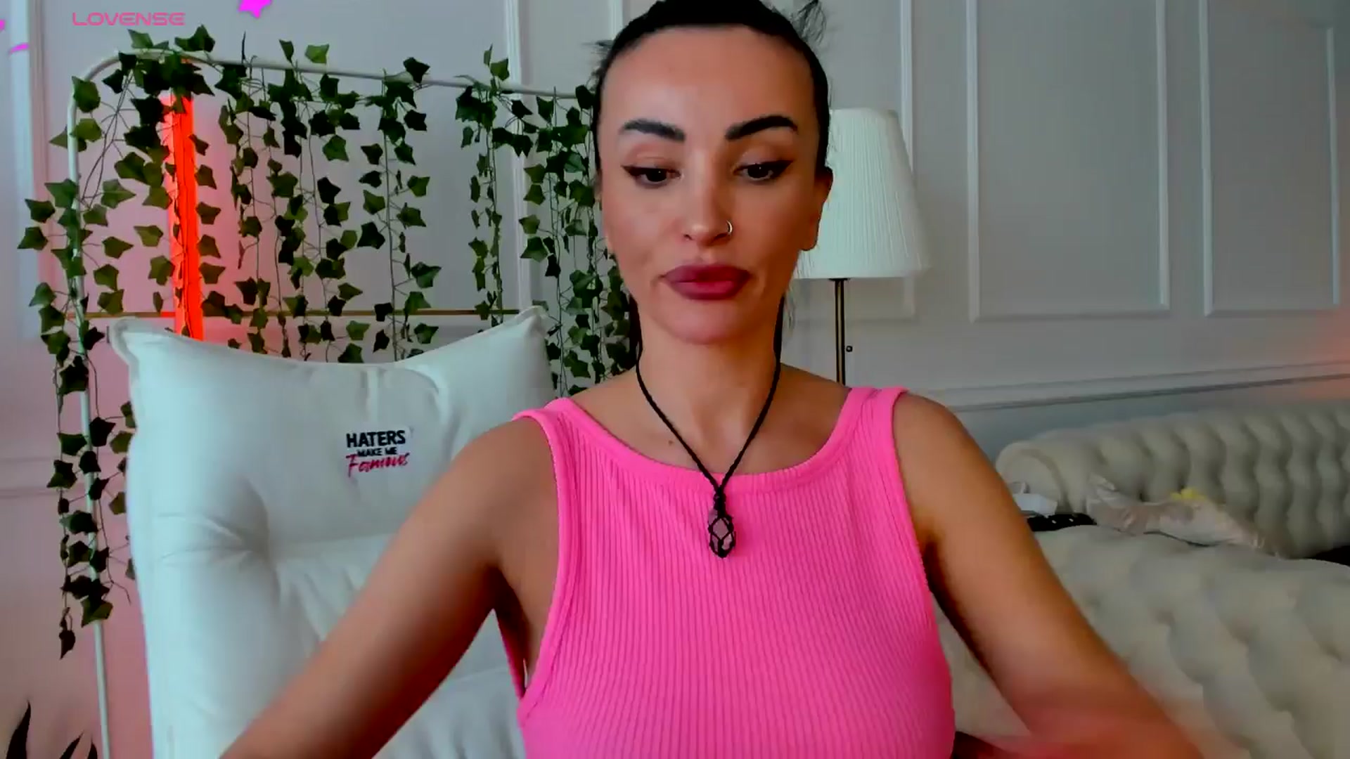 Gallery image thumbnail from AlyssiaKENT1's myfreecams stream on, 03/05/2025, 16:40 image 1 of 20
