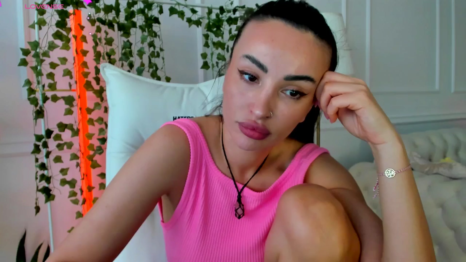 Gallery image thumbnail from AlyssiaKENT1's myfreecams stream on, 03/05/2025, 16:40 image 6 of 20