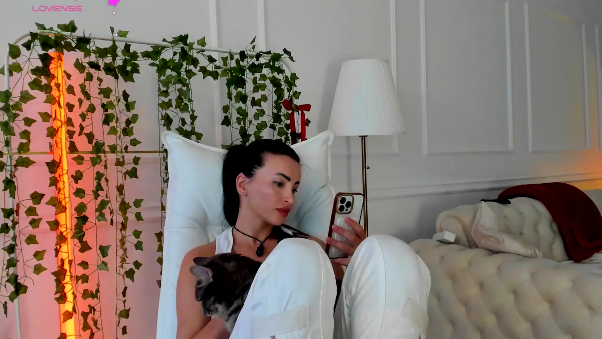 Gallery image thumbnail from AlyssiaKENT1's myfreecams stream on, 03/11/2025, 16:04 image 13 of 20