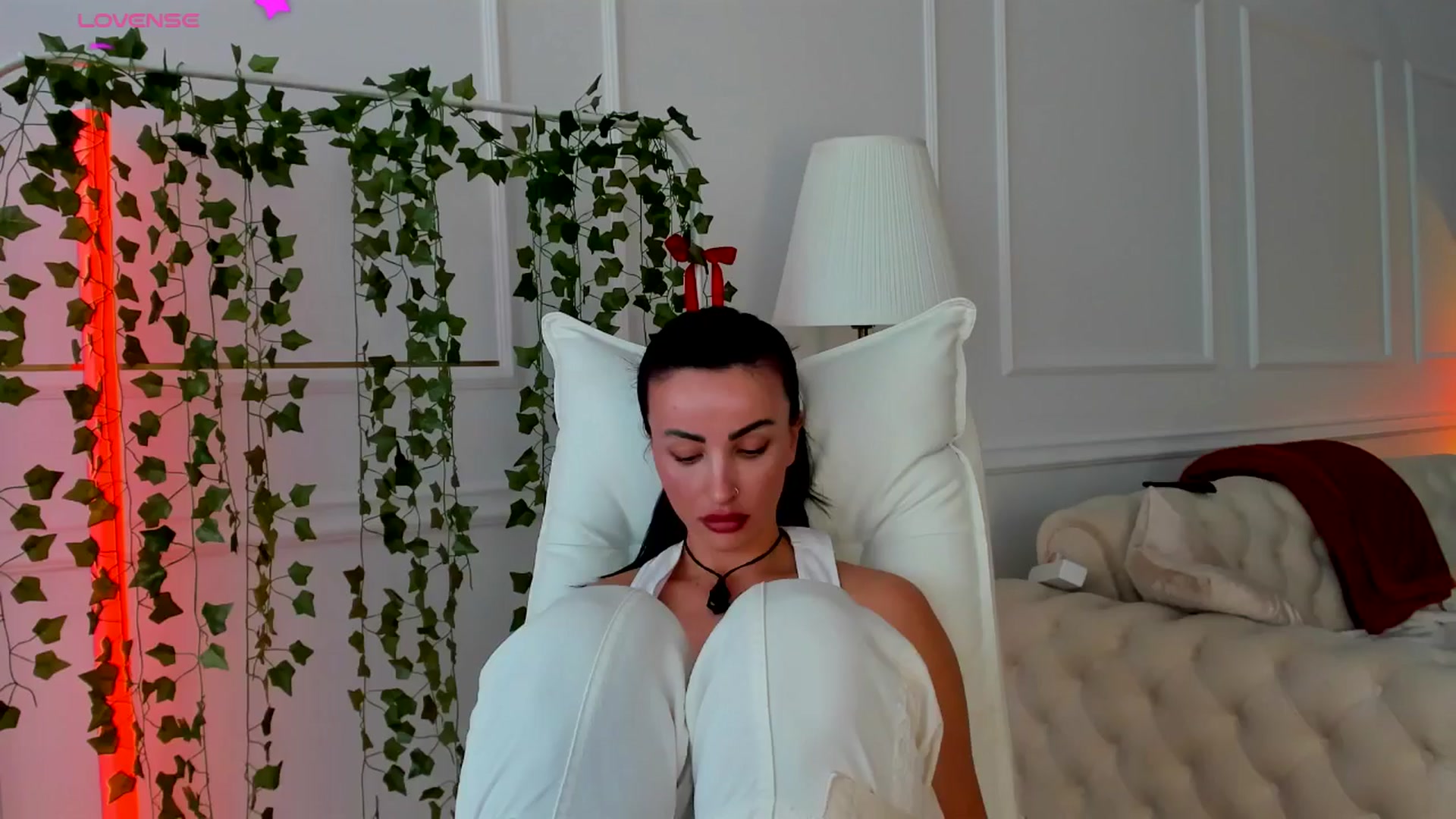 Gallery image thumbnail from AlyssiaKENT1's myfreecams stream on, 03/11/2025, 16:04 image 6 of 20