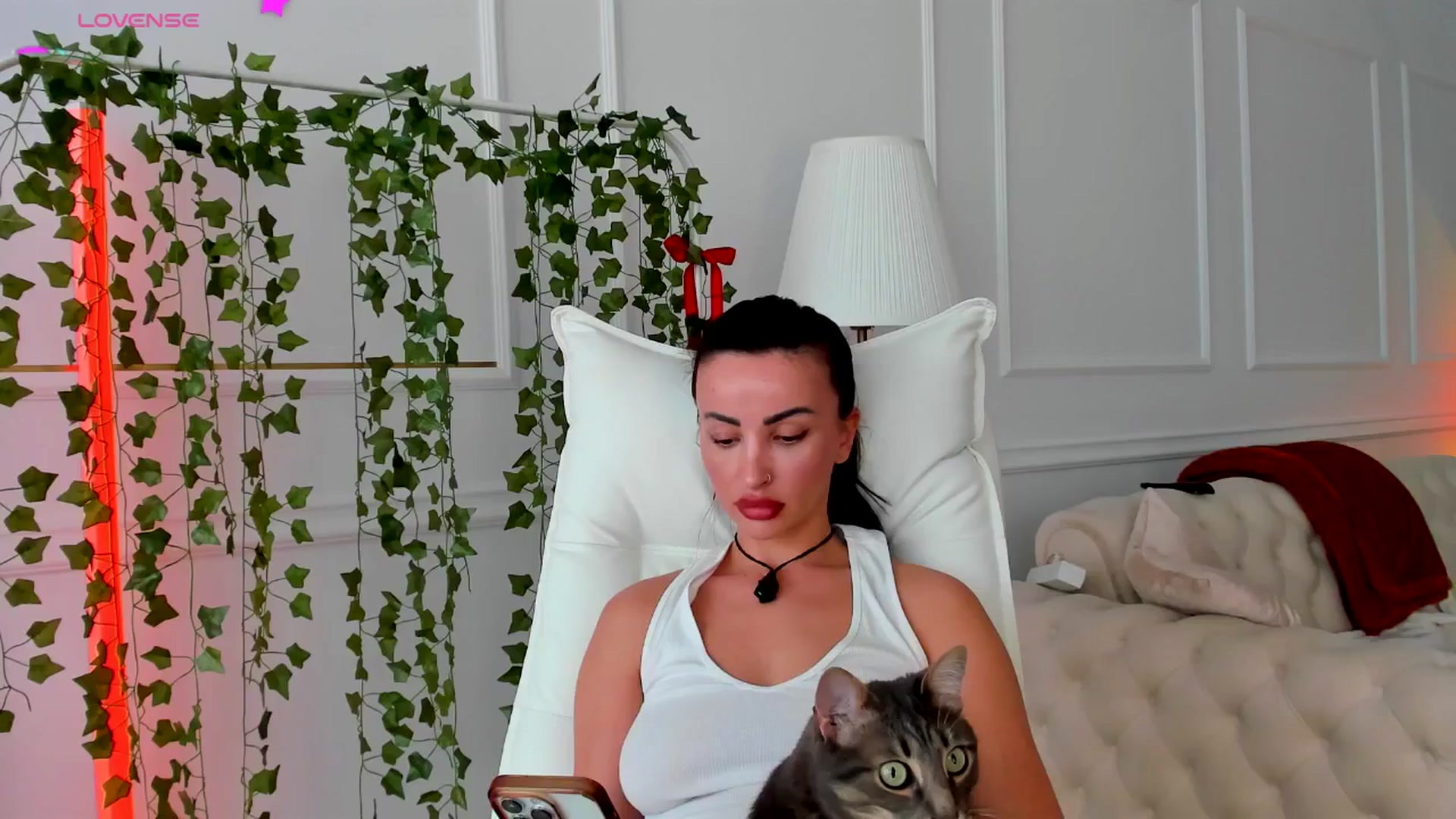 Gallery image thumbnail from AlyssiaKENT1's myfreecams stream on, 03/11/2025, 16:04 image 3 of 20