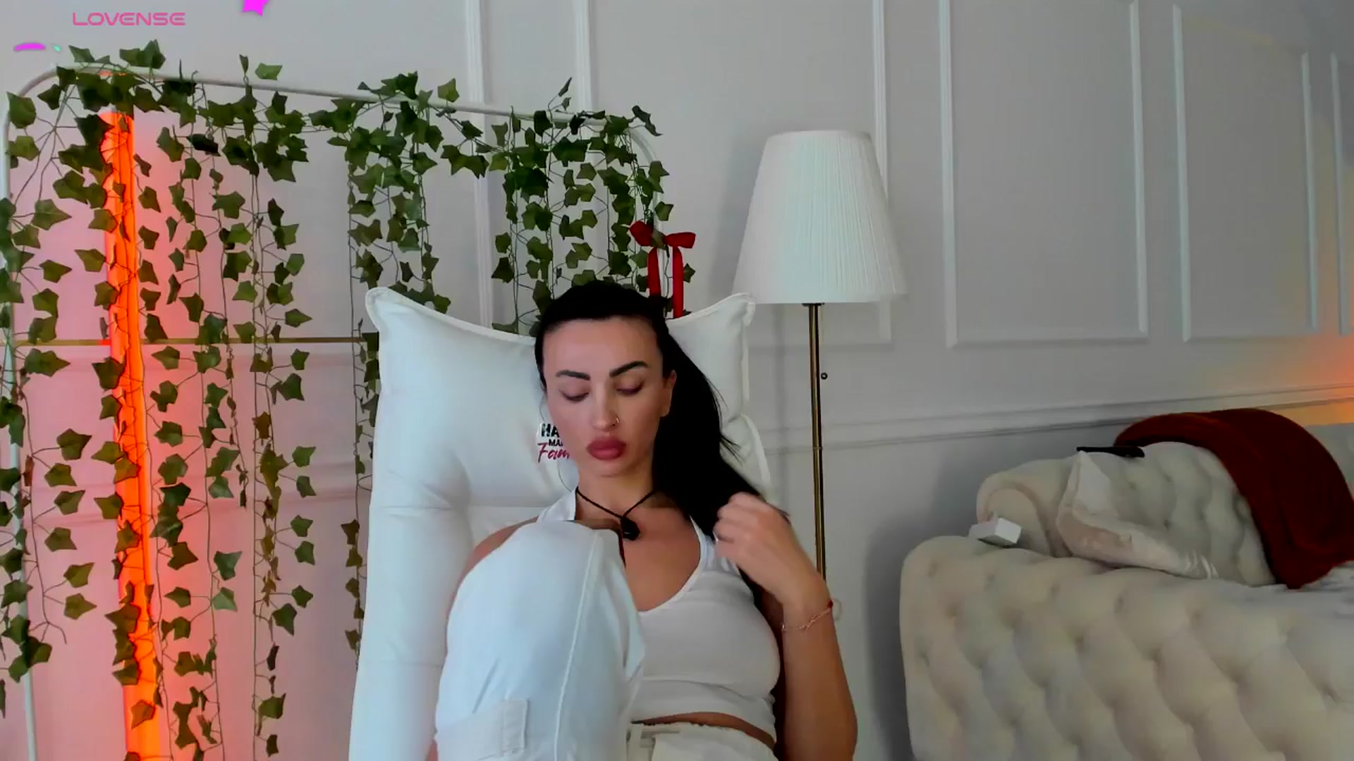 Gallery image thumbnail from AlyssiaKENT1's myfreecams stream on, 03/11/2025, 16:04 image 11 of 20
