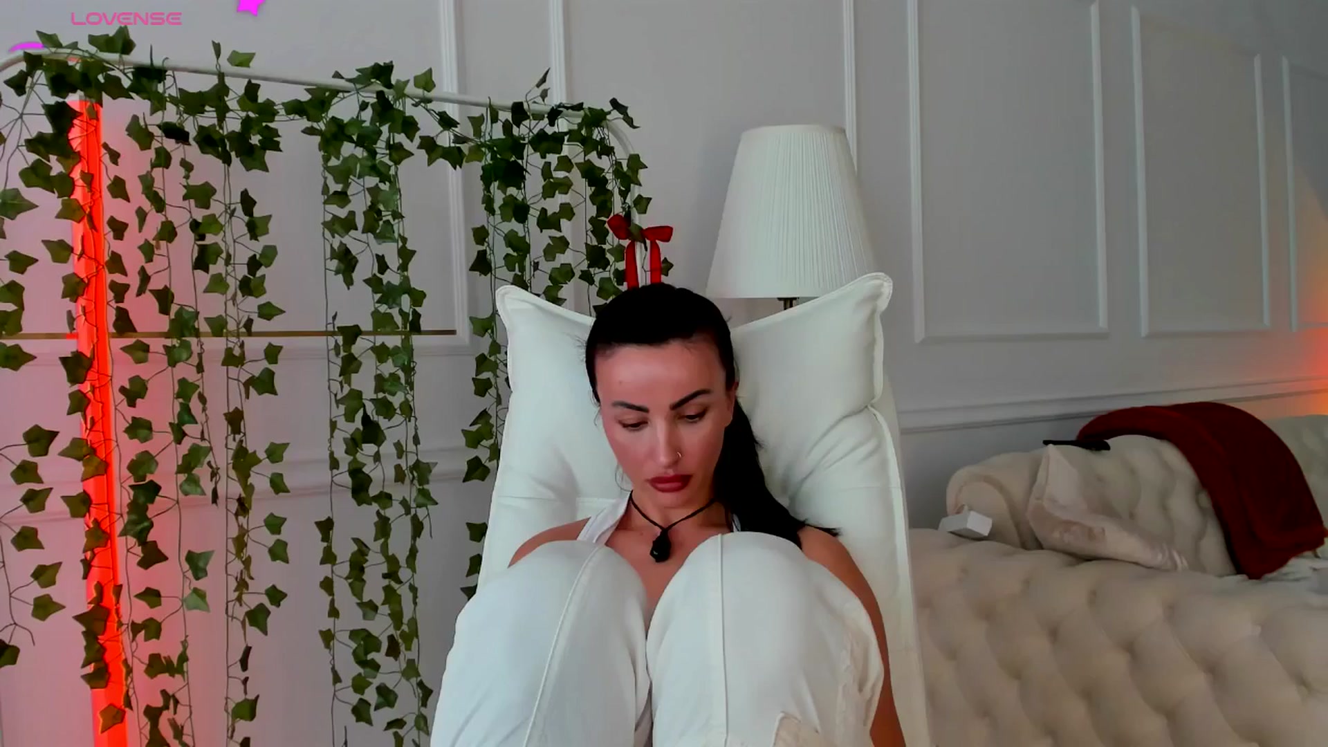 Gallery image thumbnail from AlyssiaKENT1's myfreecams stream on, 03/11/2025, 16:04 image 7 of 20