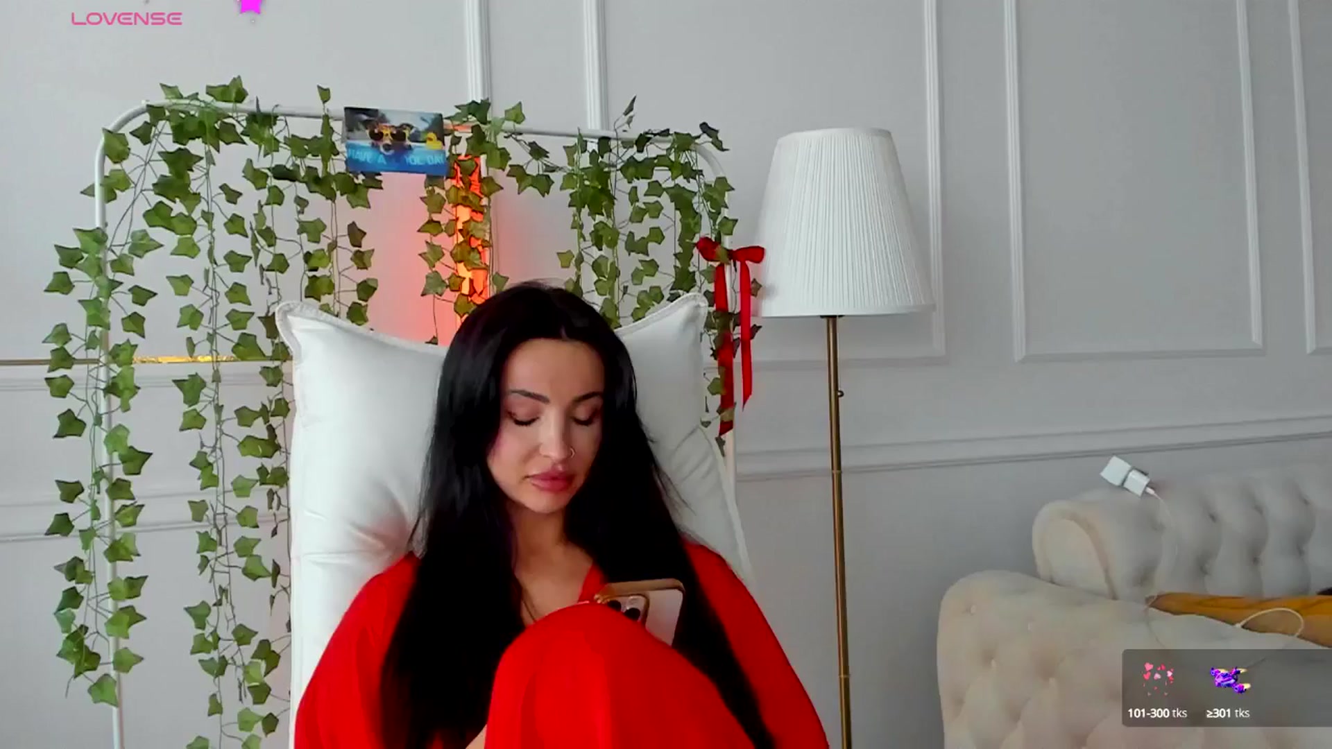 Gallery image thumbnail from AlyssiaKENT1's myfreecams stream on, 03/20/2025, 16:43 image 3 of 20