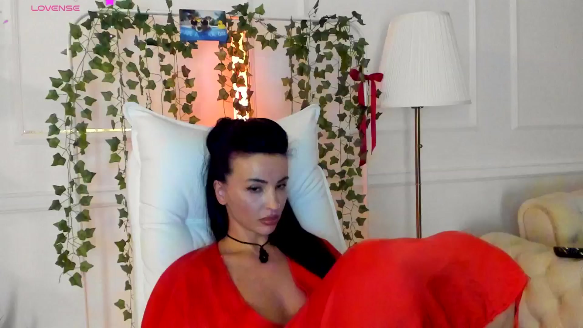 Gallery image thumbnail from AlyssiaKENT1's myfreecams stream on, 03/21/2025, 17:44 image 15 of 20