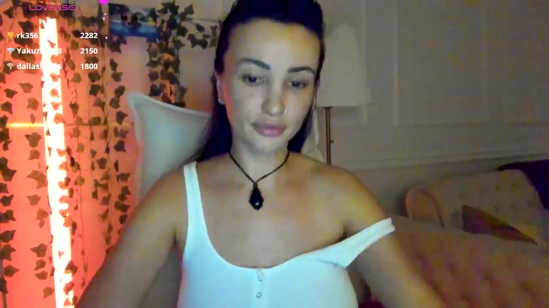 Gallery image thumbnail from AlyssiaKENT1's myfreecams stream on, 03/25/2025, 18:52 image 16 of 20