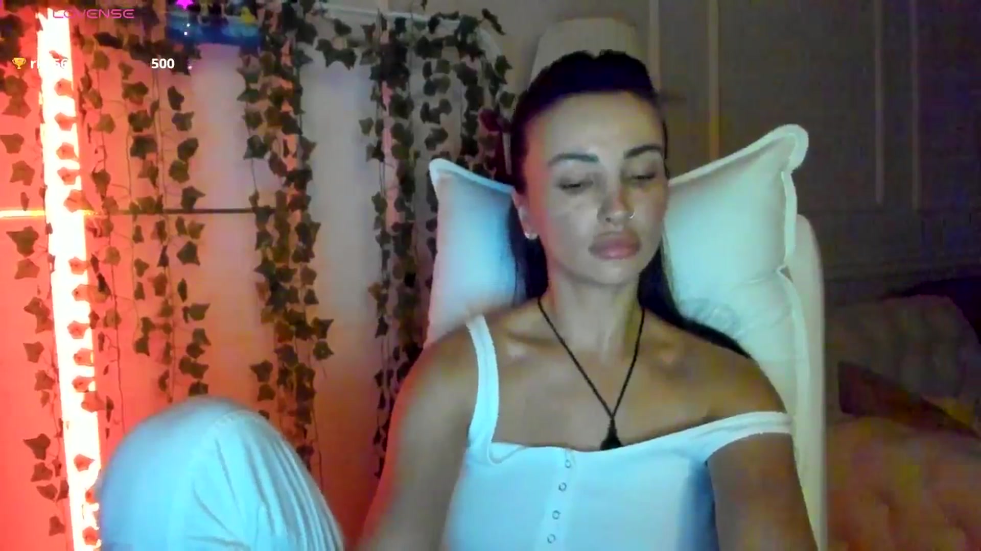 Gallery image thumbnail from AlyssiaKENT1's myfreecams stream on, 03/25/2025, 18:52 image 4 of 20