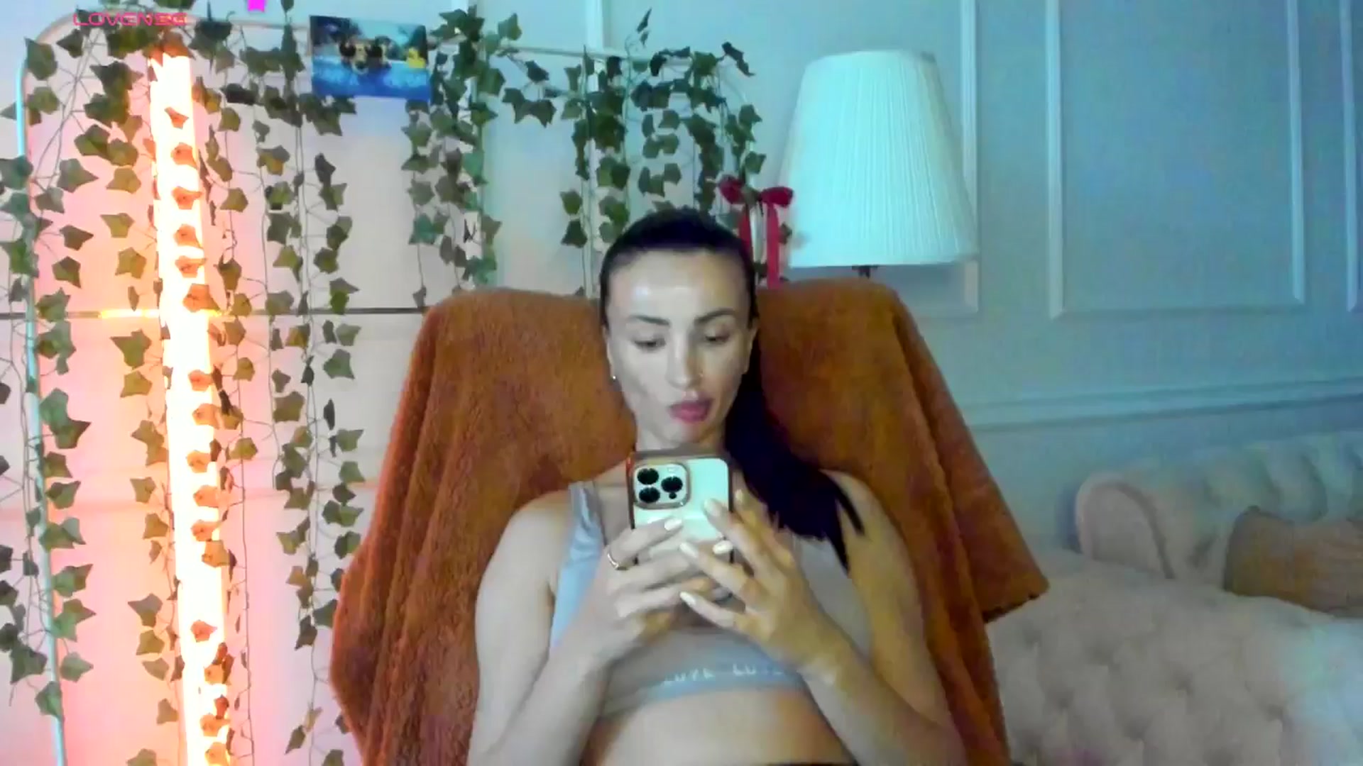 Gallery image thumbnail from AlyssiaKENT1's myfreecams stream on, 03/26/2025, 16:35 image 11 of 20