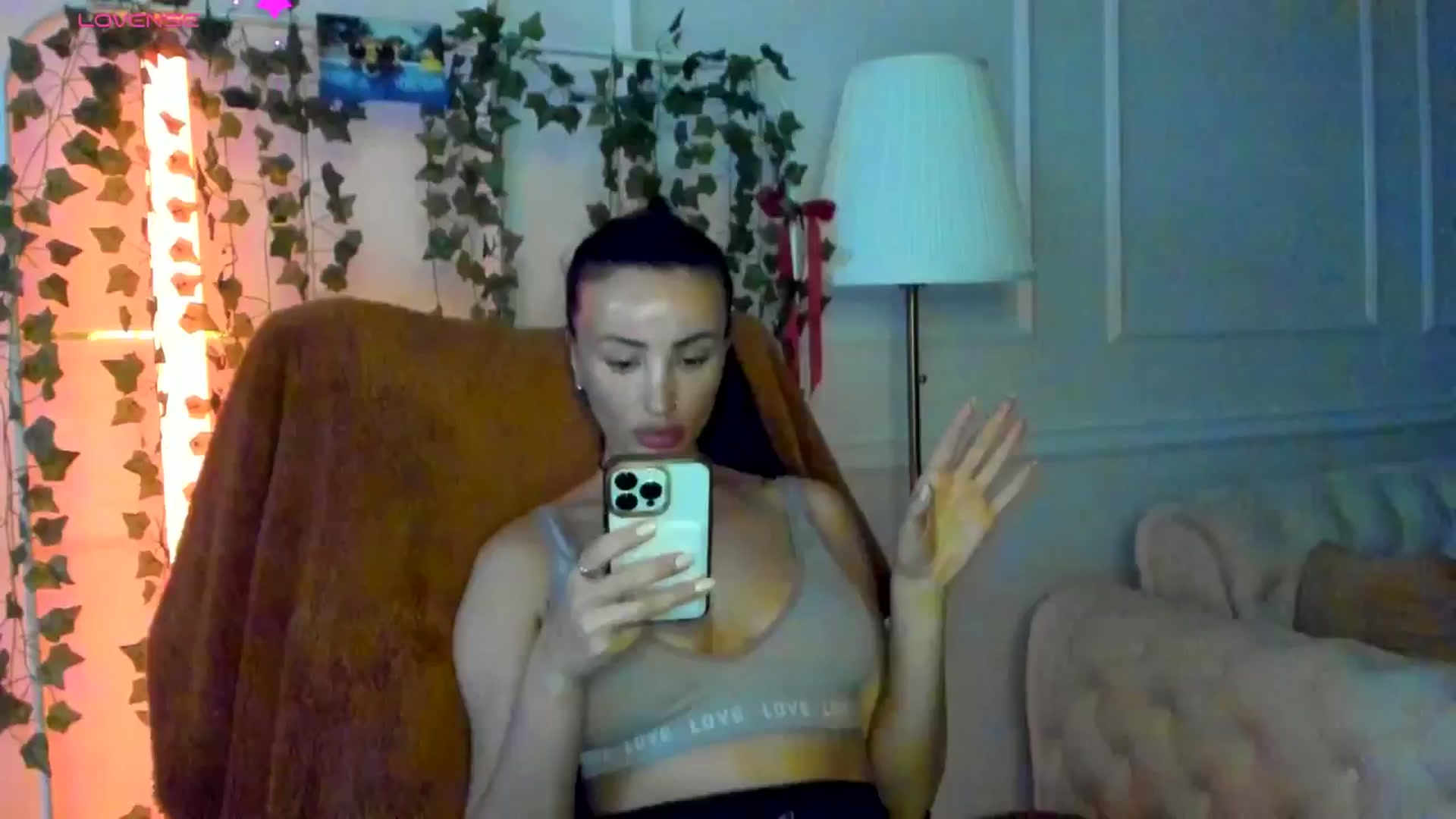 Gallery image thumbnail from AlyssiaKENT1's myfreecams stream on, 03/26/2025, 16:35 image 16 of 20