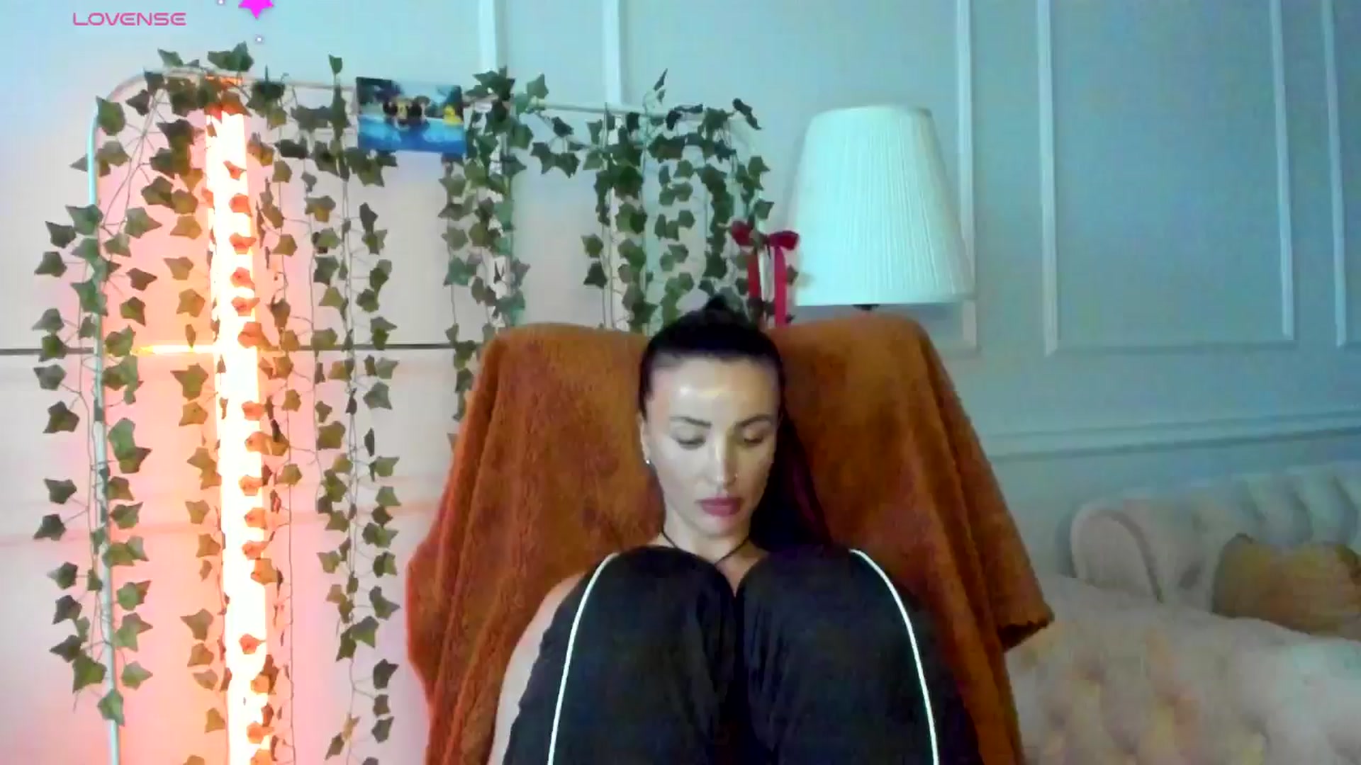 Gallery image thumbnail from AlyssiaKENT1's myfreecams stream on, 03/26/2025, 16:35 image 8 of 20
