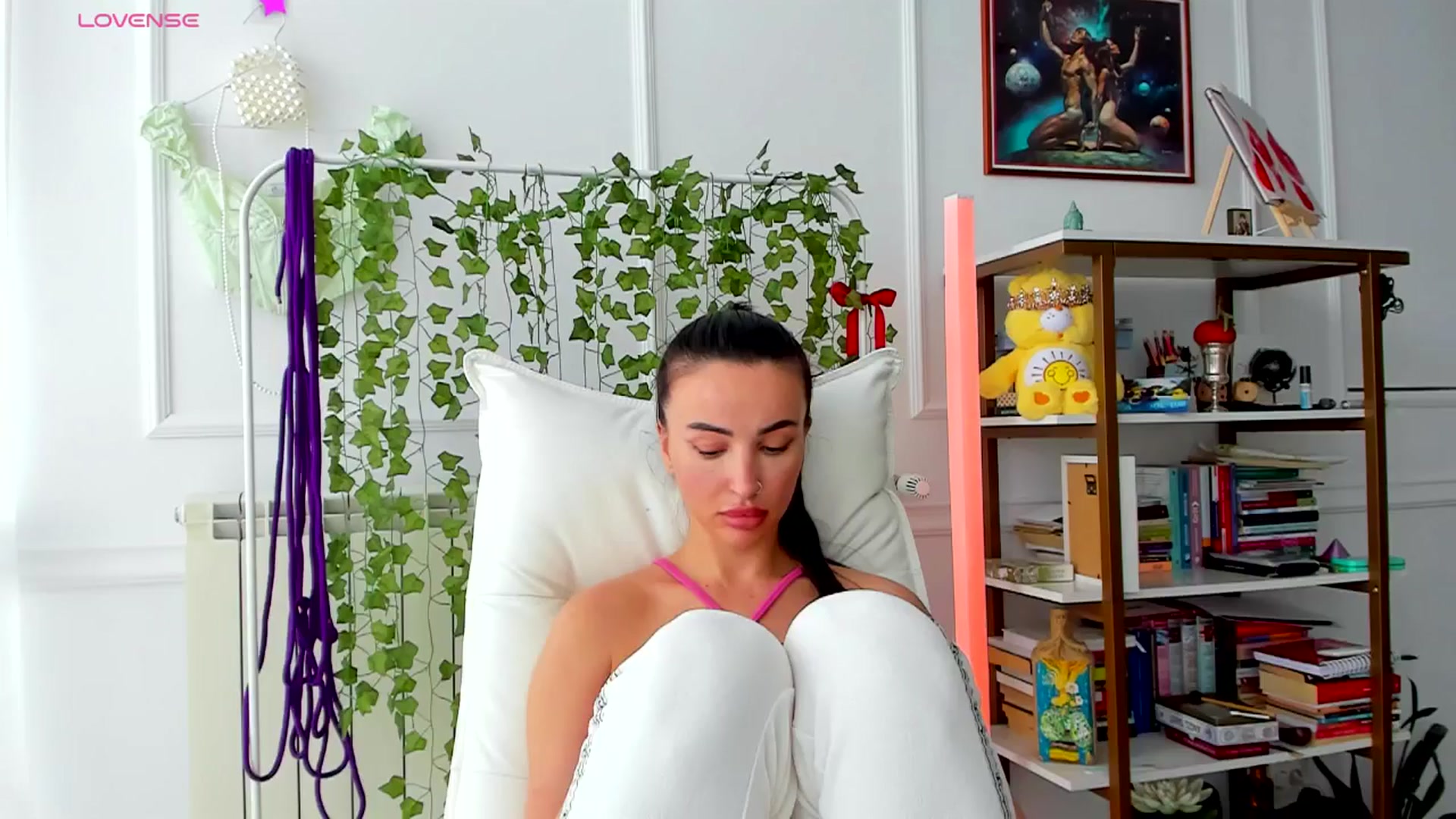 Gallery image thumbnail from AlyssiaKENT1's myfreecams stream on, 03/31/2025, 17:46 image 5 of 20