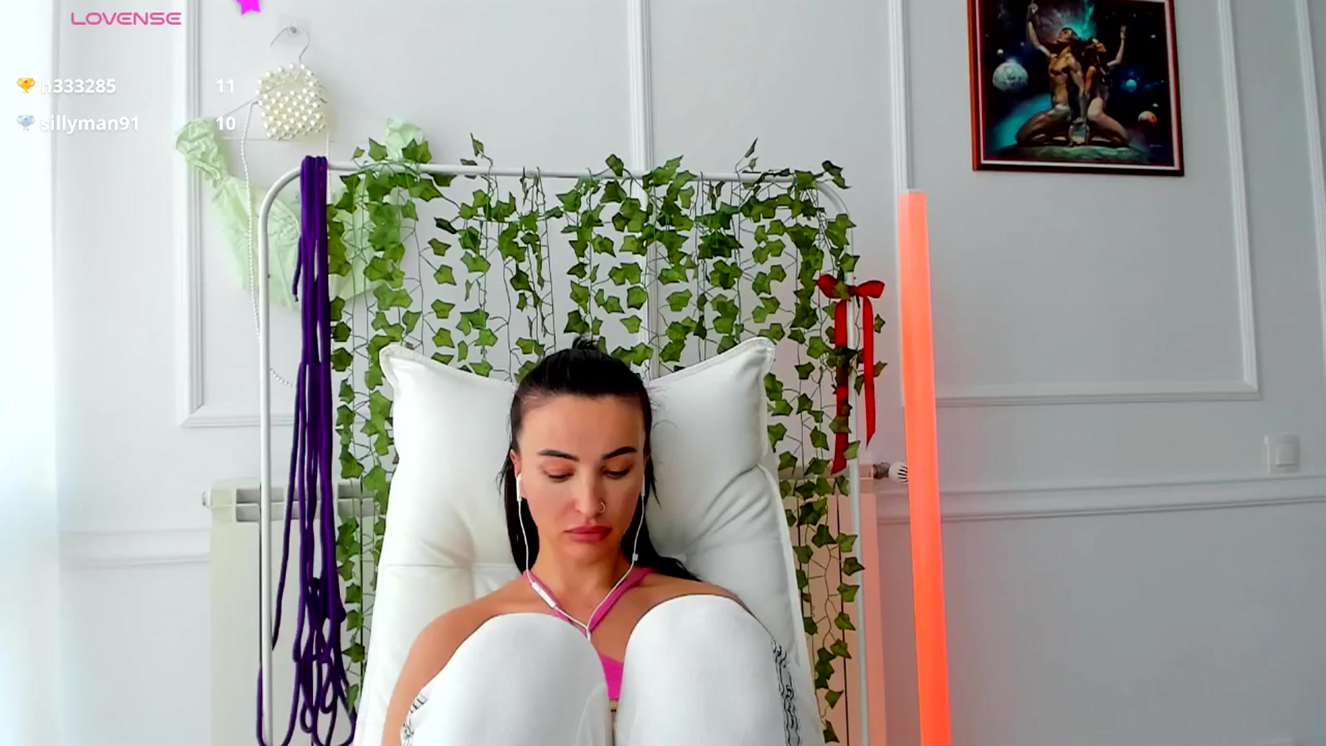Gallery image thumbnail from AlyssiaKENT1's myfreecams stream on, 03/31/2025, 17:46 image 9 of 20