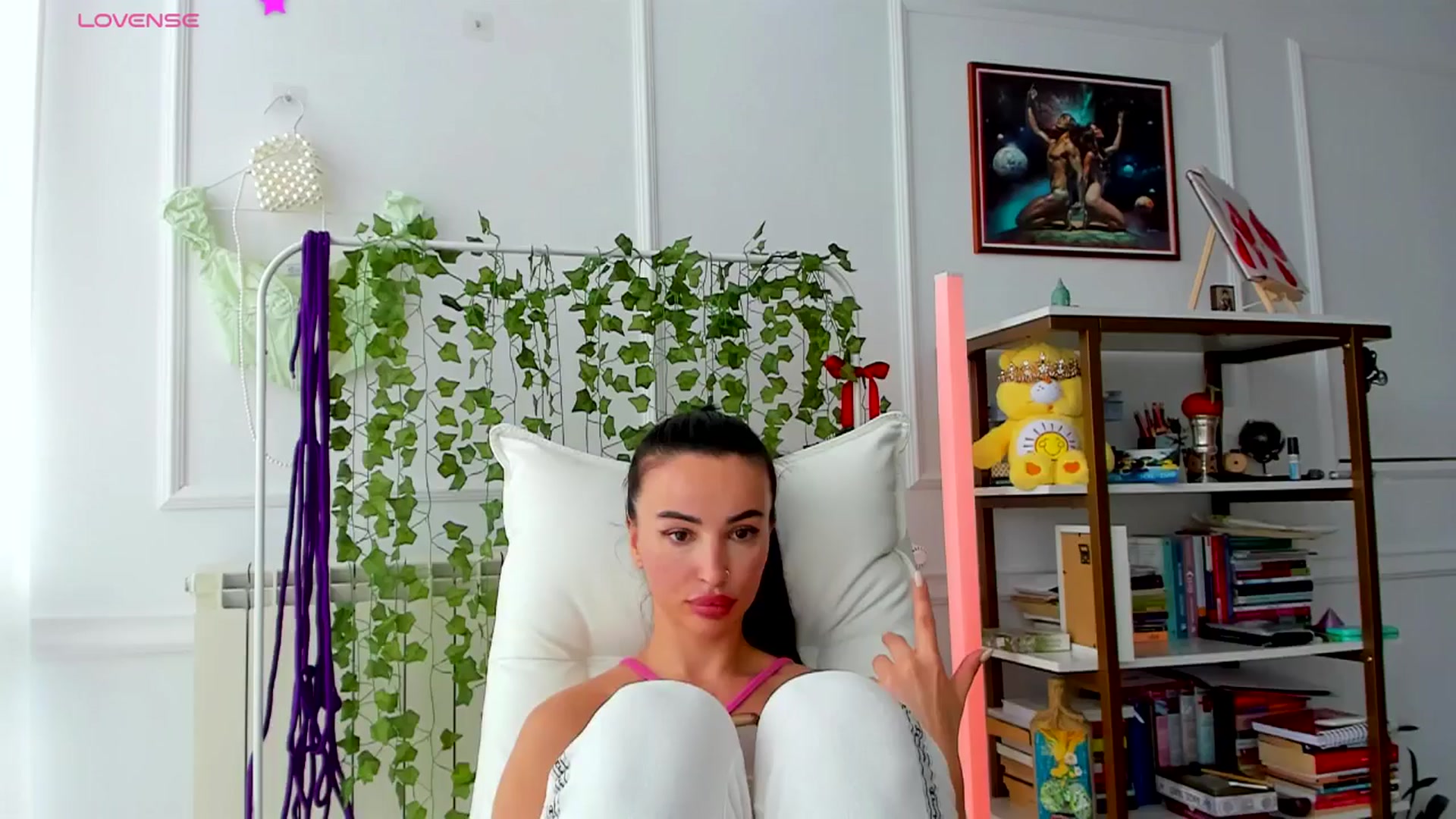 Gallery image thumbnail from AlyssiaKENT1's myfreecams stream on, 03/31/2025, 17:46 image 3 of 20