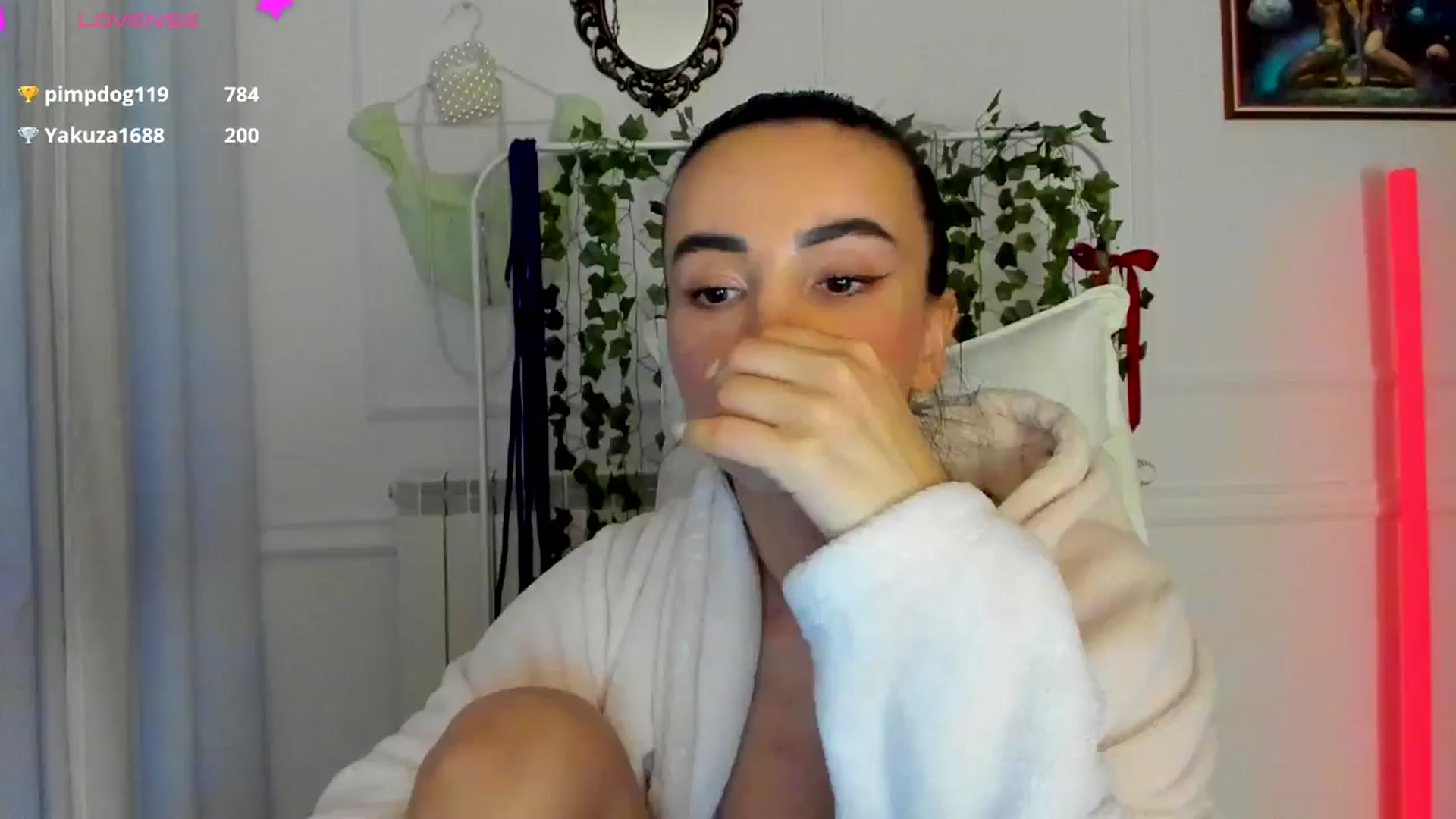 Gallery image thumbnail from AlyssiaKENT1's myfreecams stream on, 04/01/2025, 17:51 image 1 of 20
