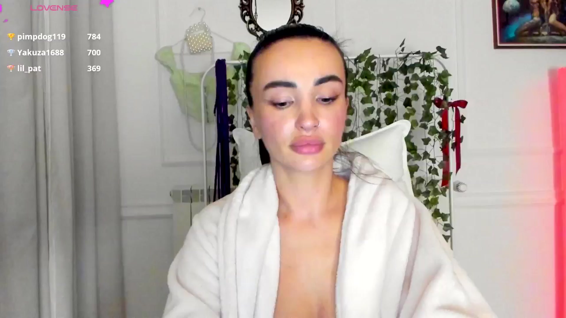 Gallery image thumbnail from AlyssiaKENT1's myfreecams stream on, 04/01/2025, 17:51 image 19 of 20