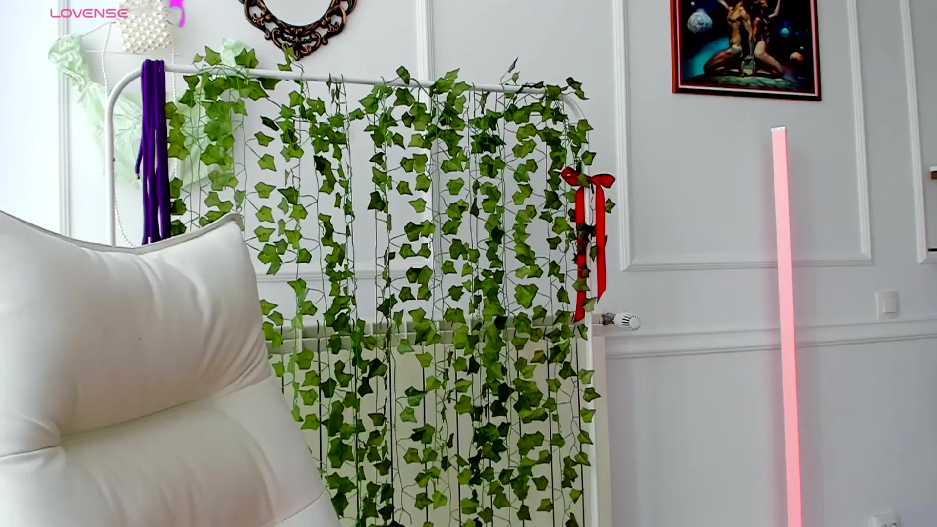 Gallery image thumbnail from AlyssiaKENT1's myfreecams stream on, 04/03/2025, 14:17 image 2 of 20