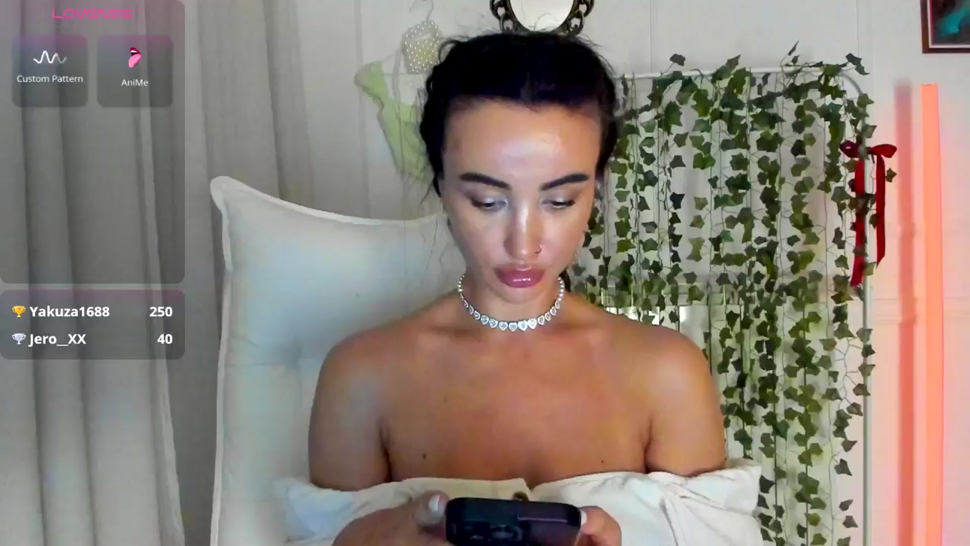Gallery image thumbnail from AlyssiaKENT1's myfreecams stream on, 04/28/2025, 18:57 image 1 of 20