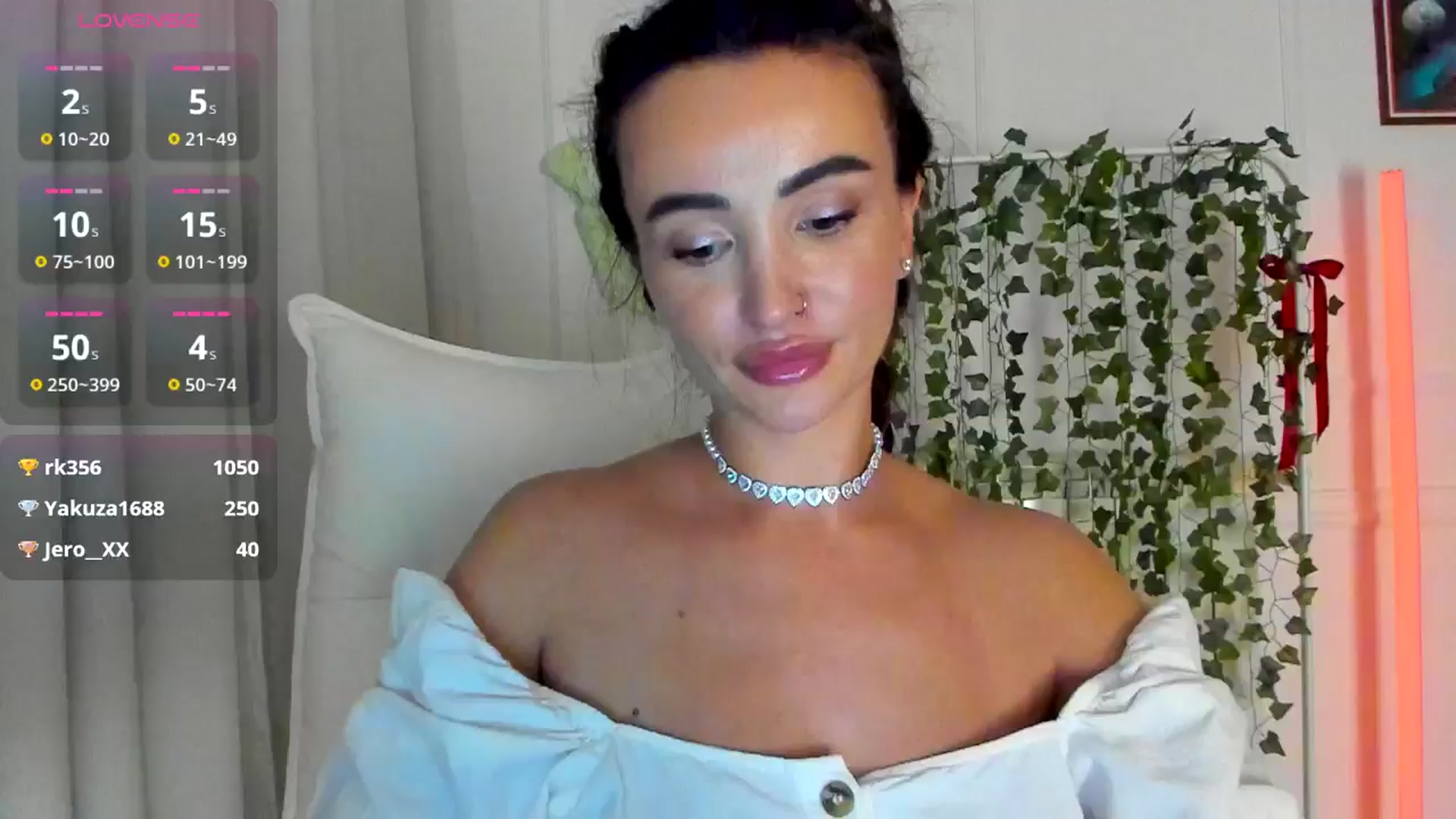 Gallery image thumbnail from AlyssiaKENT1's myfreecams stream on, 04/28/2025, 18:57 image 13 of 20