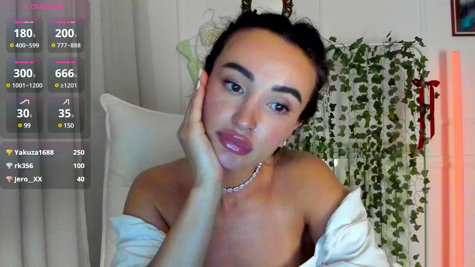 Gallery image thumbnail from AlyssiaKENT1's myfreecams stream on, 04/28/2025, 18:57 image 2 of 20