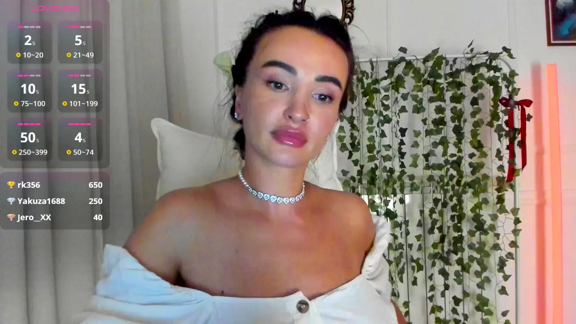 Gallery image thumbnail from AlyssiaKENT1's myfreecams stream on, 04/28/2025, 18:57 image 9 of 20