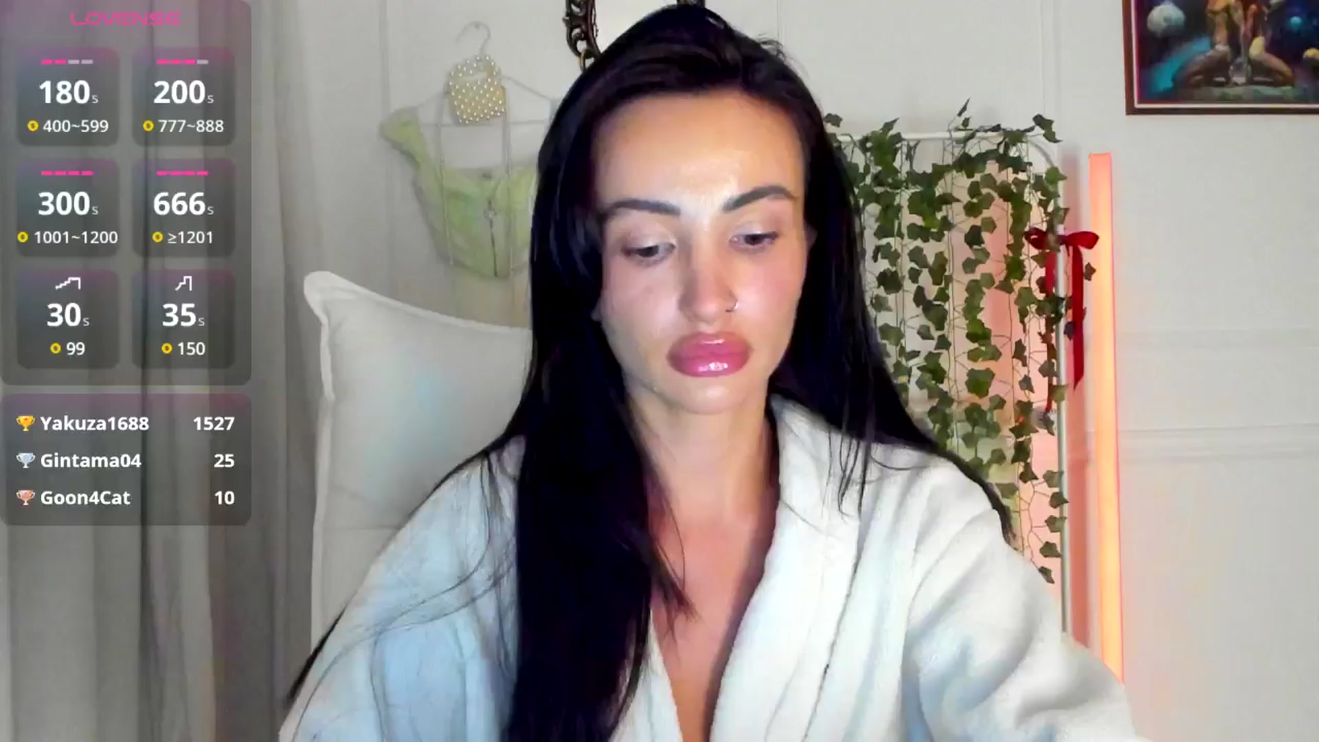 Gallery image thumbnail from AlyssiaKENT1's myfreecams stream on, 05/08/2025, 19:06 image 10 of 20