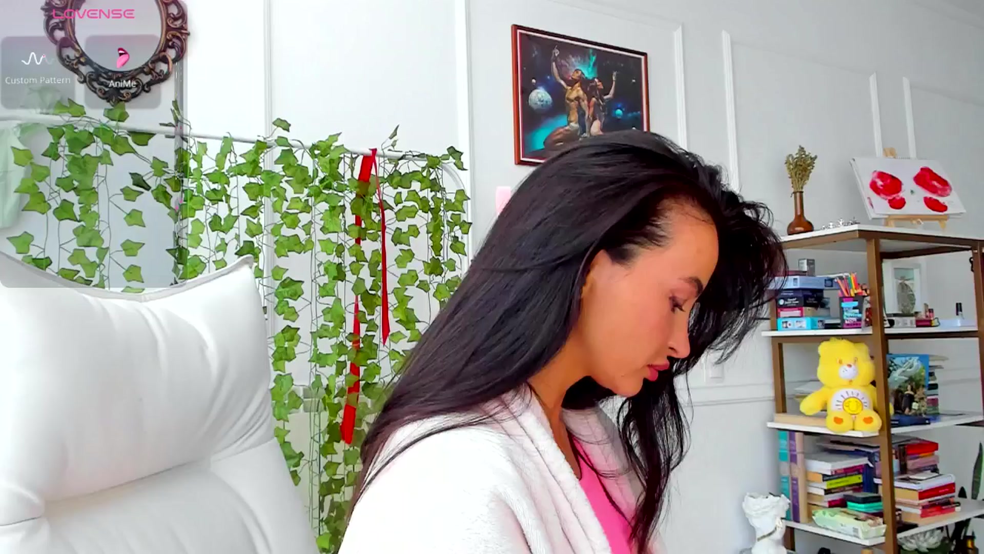 Gallery image thumbnail from AlyssiaKENT1's myfreecams stream on, 05/11/2025, 10:18 image 12 of 20