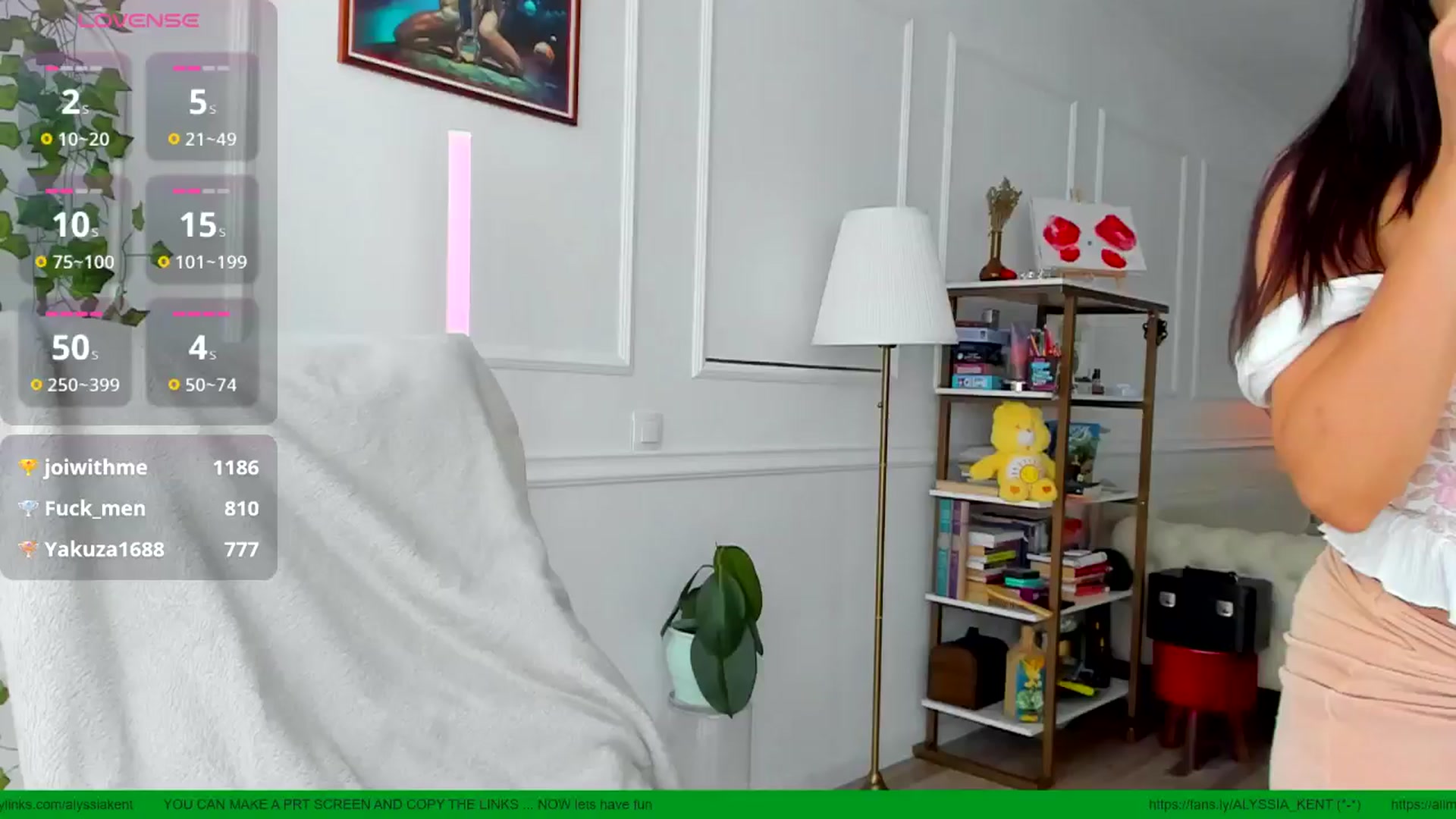 Gallery image thumbnail from AlyssiaKENT1's myfreecams stream on, 05/19/2025, 14:31 image 2 of 20