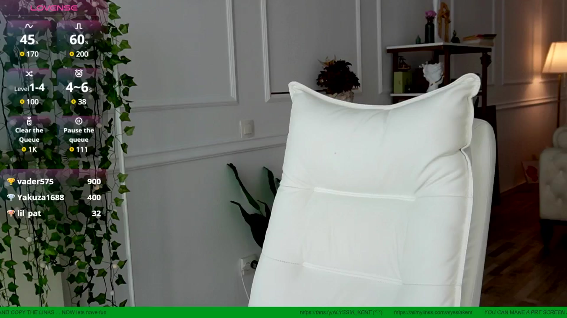 Gallery image thumbnail from AlyssiaKENT1's myfreecams stream on, 05/28/2025, 13:16 image 17 of 20