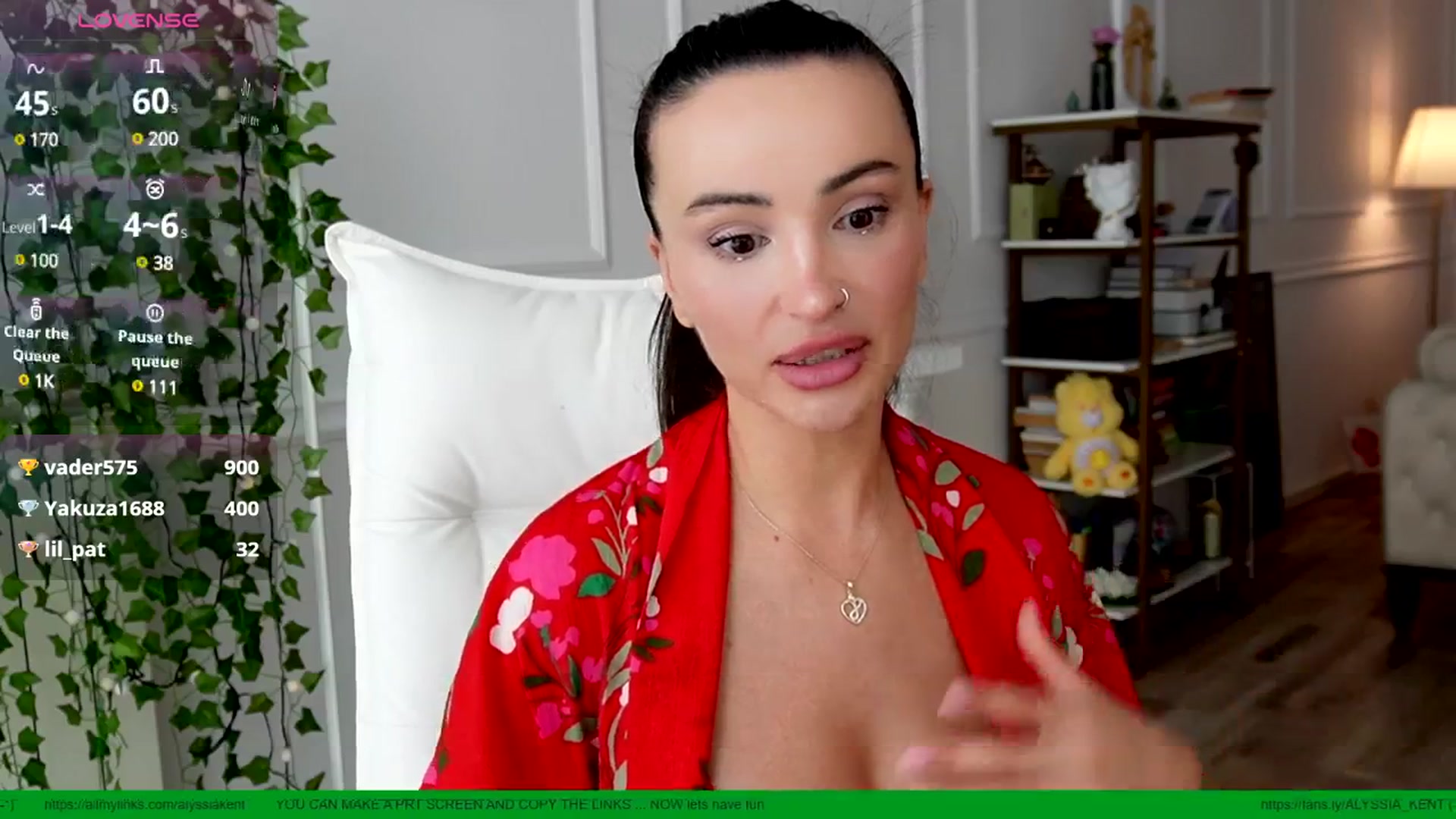 Gallery image thumbnail from AlyssiaKENT1's myfreecams stream on, 05/28/2025, 13:16 image 13 of 20