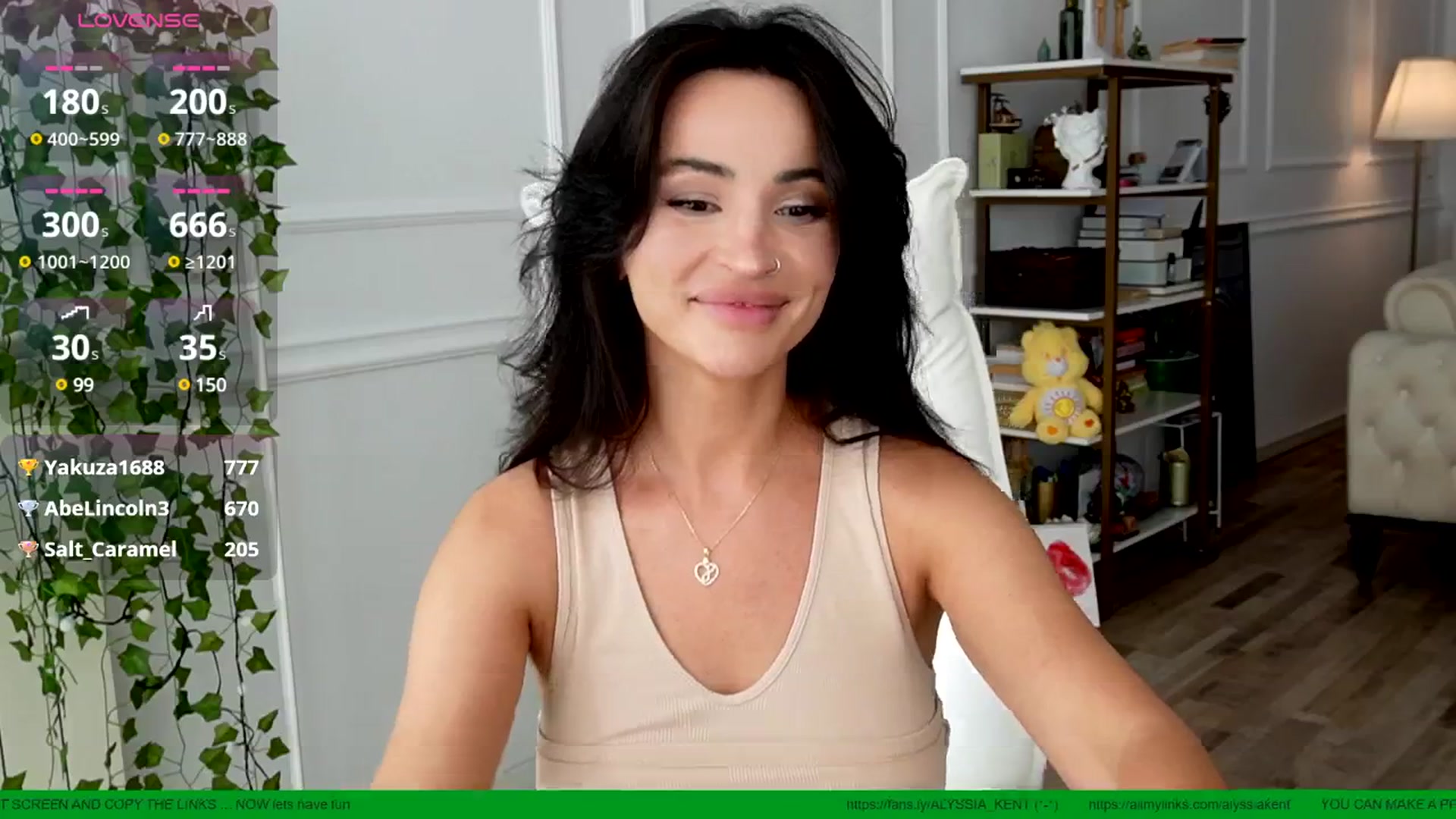 Gallery image thumbnail from AlyssiaKENT1's myfreecams stream on, 05/29/2025, 14:39 image 18 of 20