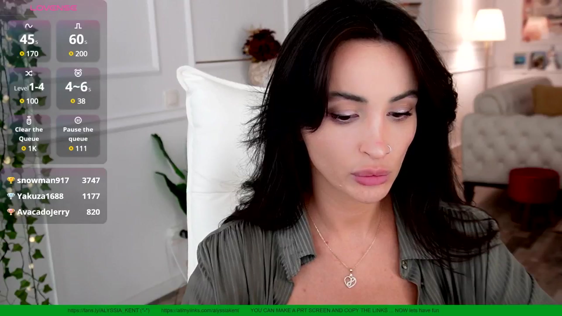 Gallery image thumbnail from AlyssiaKENT1's myfreecams stream on, 05/29/2025, 17:53 image 4 of 20