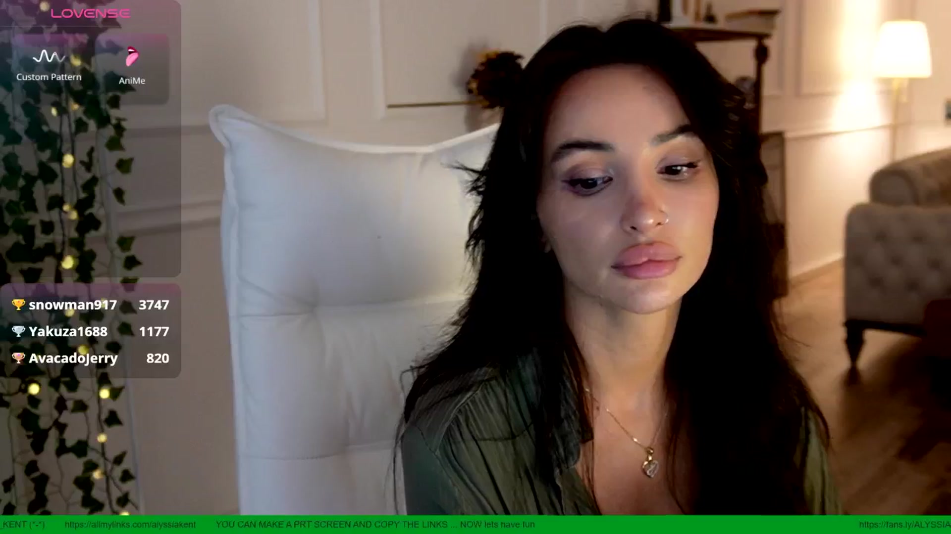 Gallery image thumbnail from AlyssiaKENT1's myfreecams stream on, 05/29/2025, 17:53 image 16 of 20