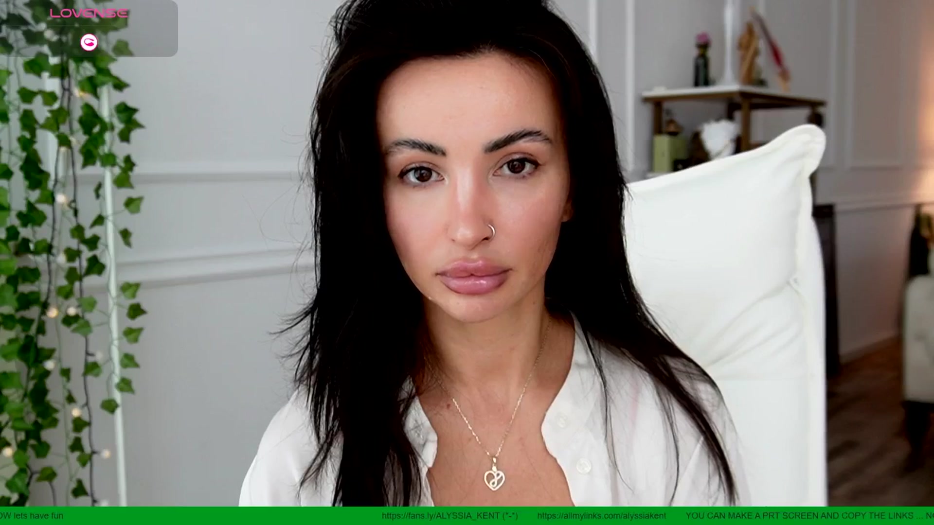 Gallery image thumbnail from AlyssiaKENT1's myfreecams stream on, 06/01/2025, 09:53 image 6 of 20