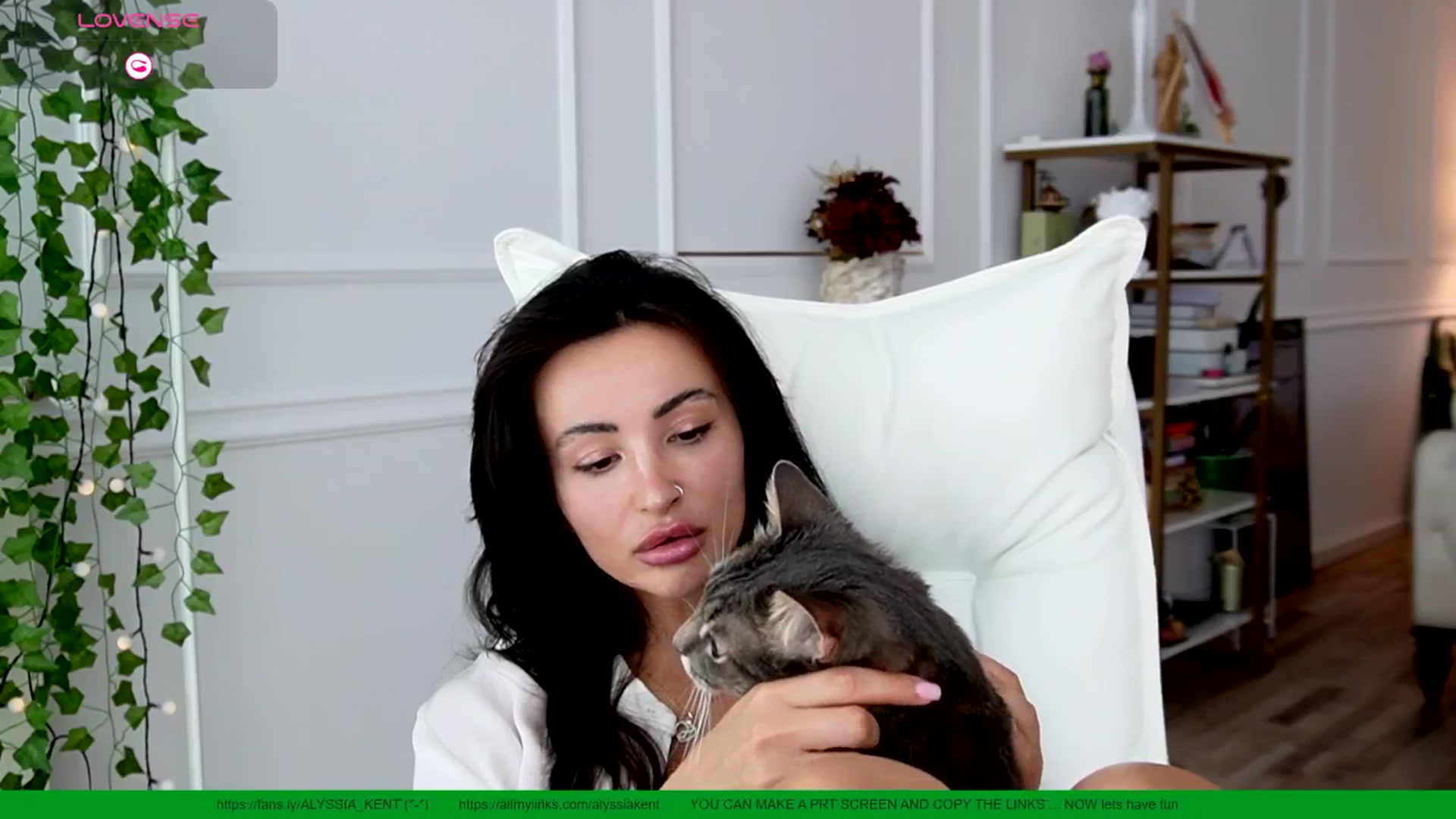 Gallery image thumbnail from AlyssiaKENT1's myfreecams stream on, 06/01/2025, 09:53 image 11 of 20