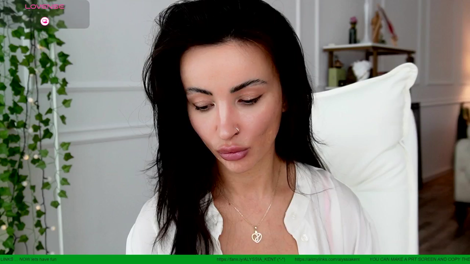 Gallery image thumbnail from AlyssiaKENT1's myfreecams stream on, 06/01/2025, 09:53 image 5 of 20