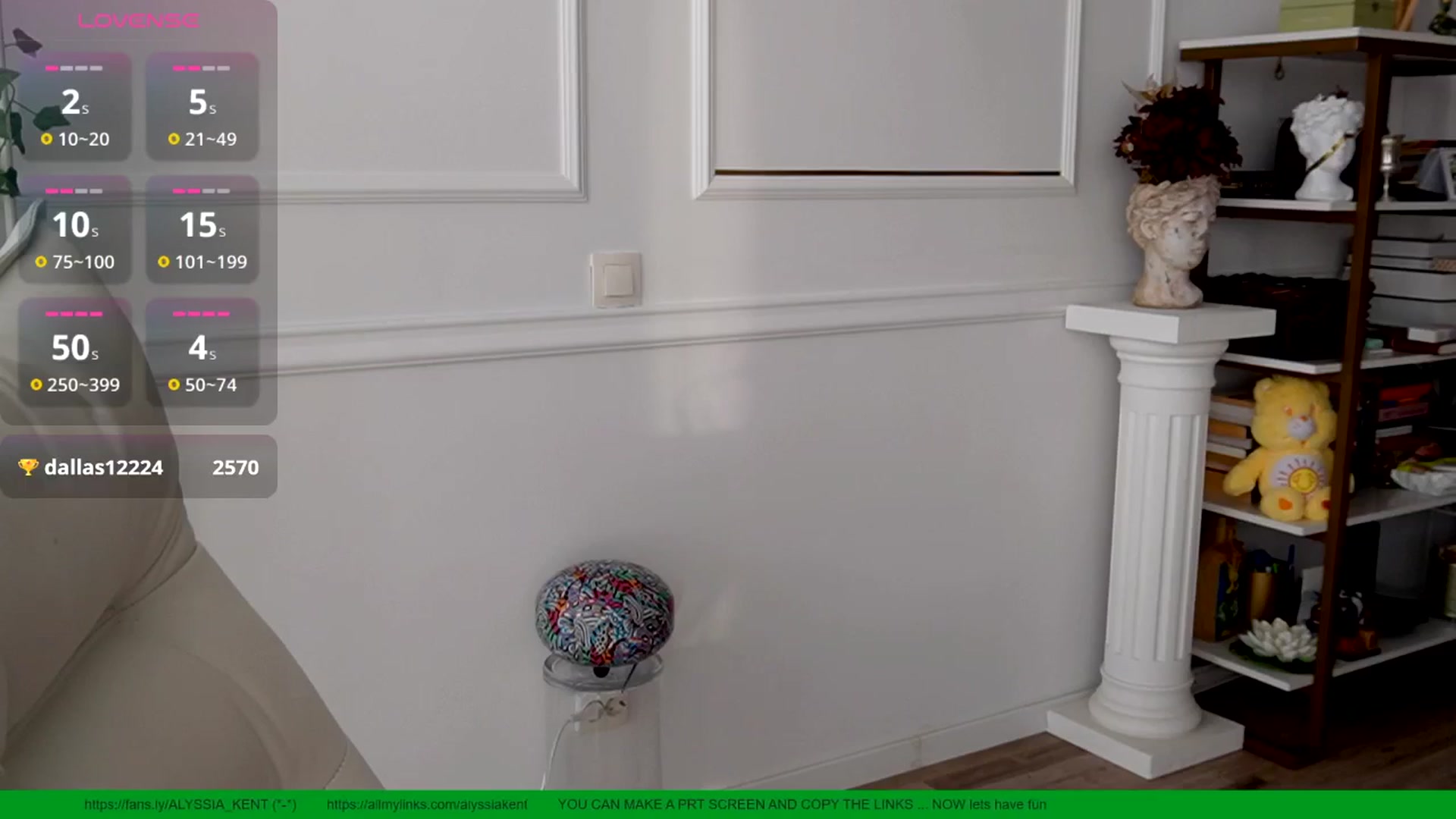 Gallery image thumbnail from AlyssiaKENT1's myfreecams stream on, 06/30/2025, 17:07 image 18 of 20