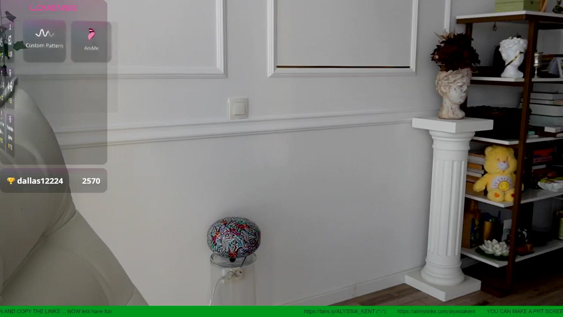 Gallery image thumbnail from AlyssiaKENT1's myfreecams stream on, 06/30/2025, 17:07 image 17 of 20