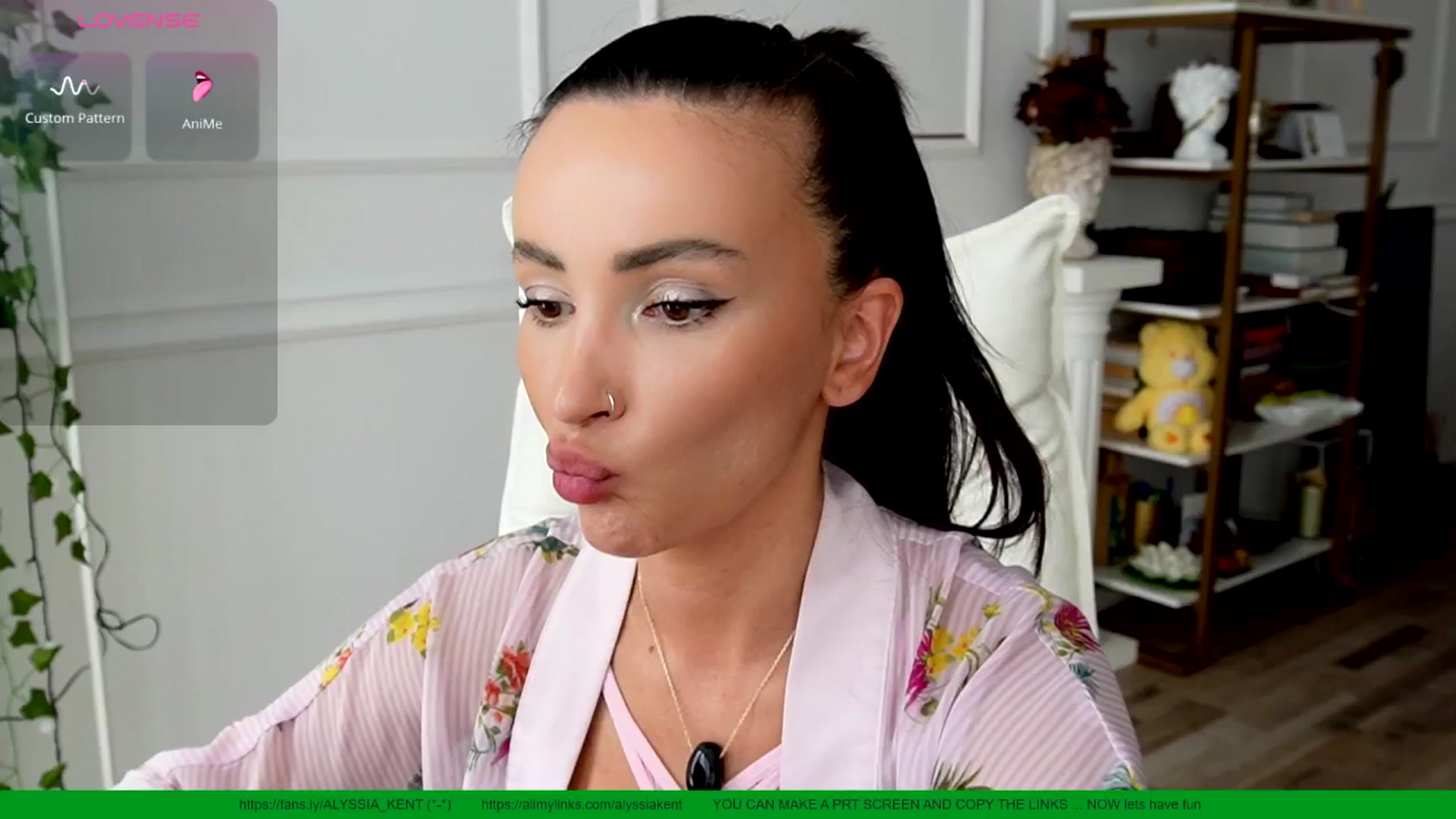 Gallery image thumbnail from AlyssiaKENT1's myfreecams stream on, 07/07/2025, 17:19 image 1 of 20
