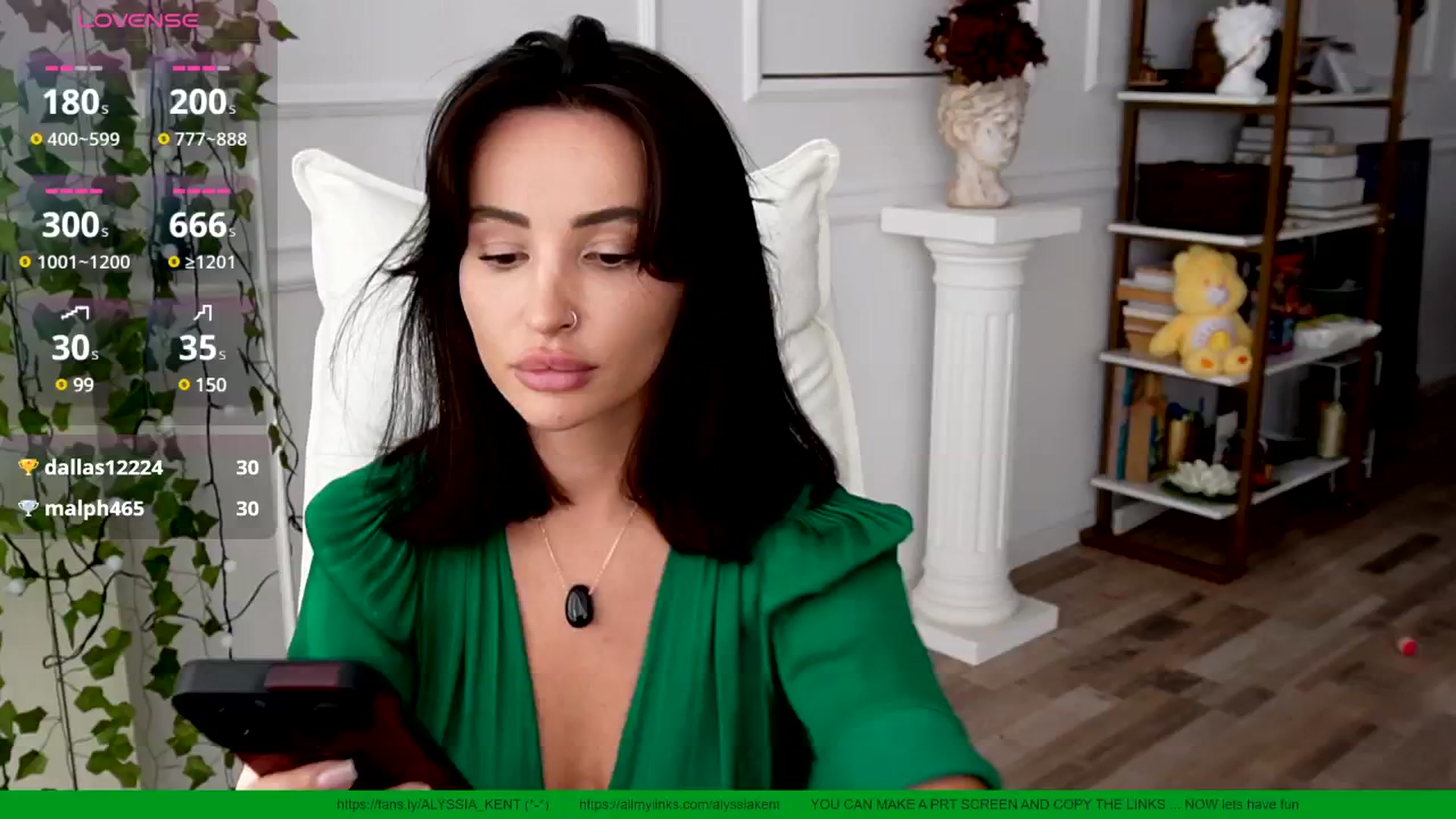 Gallery image thumbnail from AlyssiaKENT1's myfreecams stream on, 07/21/2025, 17:13 image 6 of 20