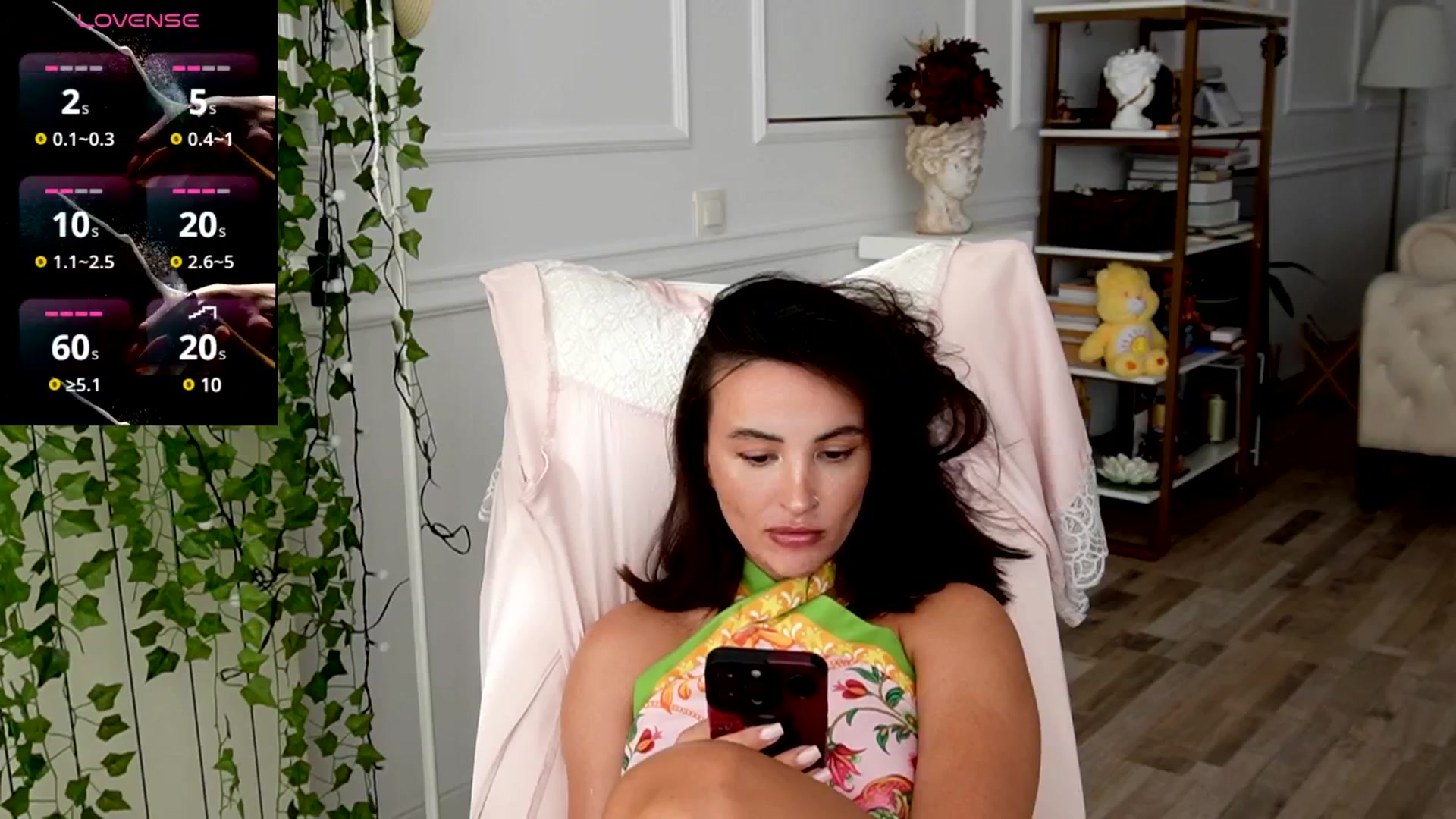 Gallery image thumbnail from AlyssiaKENT1's myfreecams stream on, 08/06/2025, 15:21 image 15 of 20