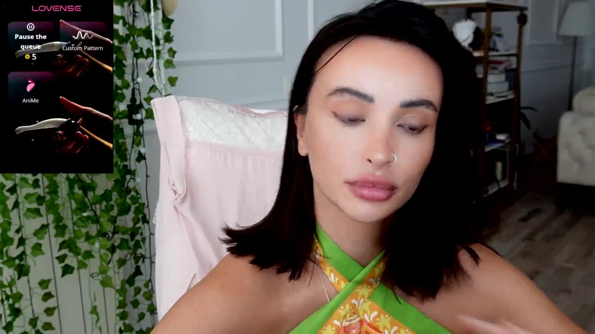 Gallery image thumbnail from AlyssiaKENT1's myfreecams stream on, 08/06/2025, 15:21 image 19 of 20