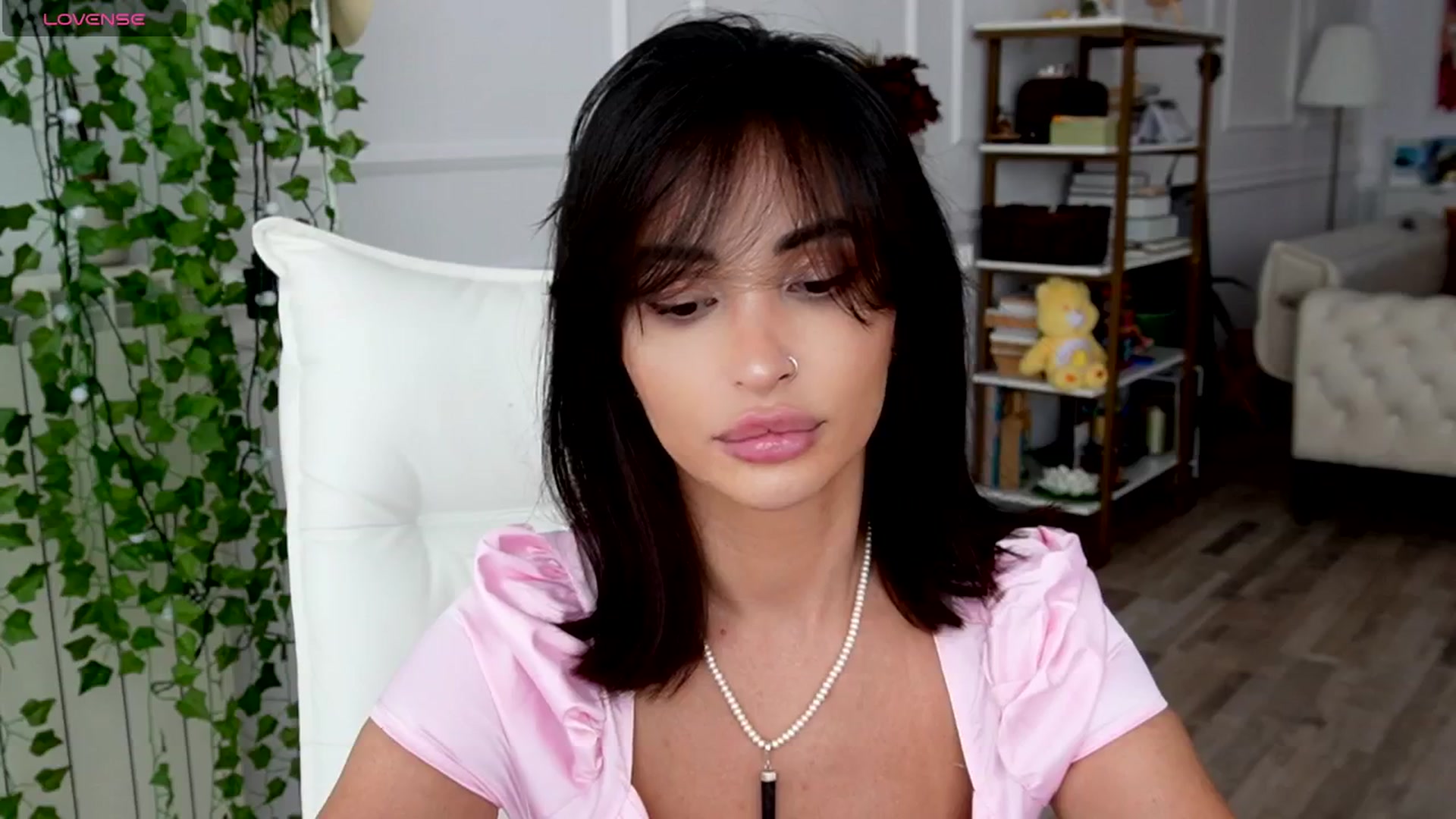 Gallery image thumbnail from AlyssiaKENT1's myfreecams stream on, 08/08/2025, 16:46 image 11 of 20