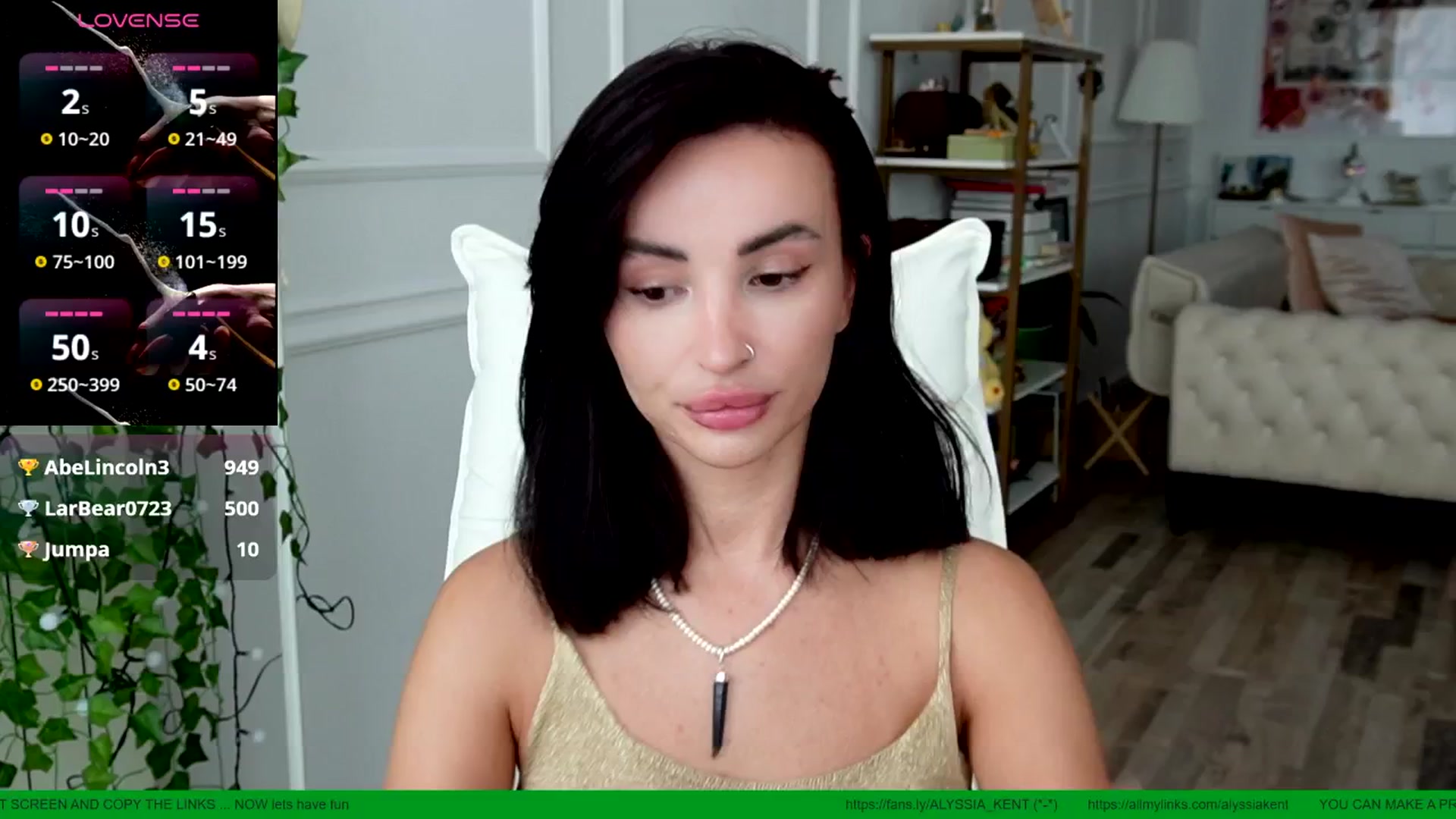 Gallery image thumbnail from AlyssiaKENT1's myfreecams stream on, 08/11/2025, 16:45 image 10 of 20