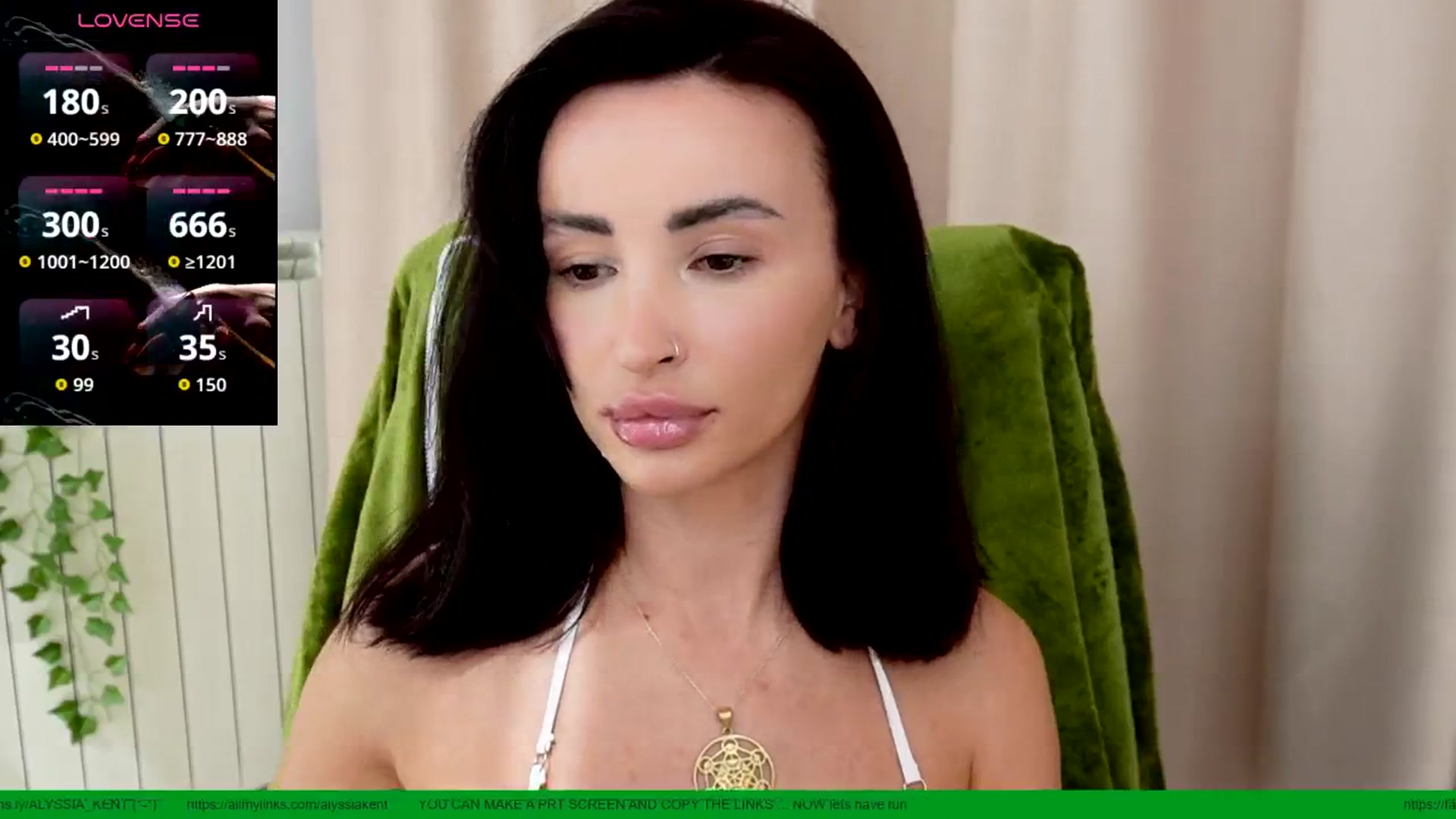 Gallery image thumbnail from AlyssiaKENT1's myfreecams stream on, 08/14/2025, 14:41 image 2 of 20
