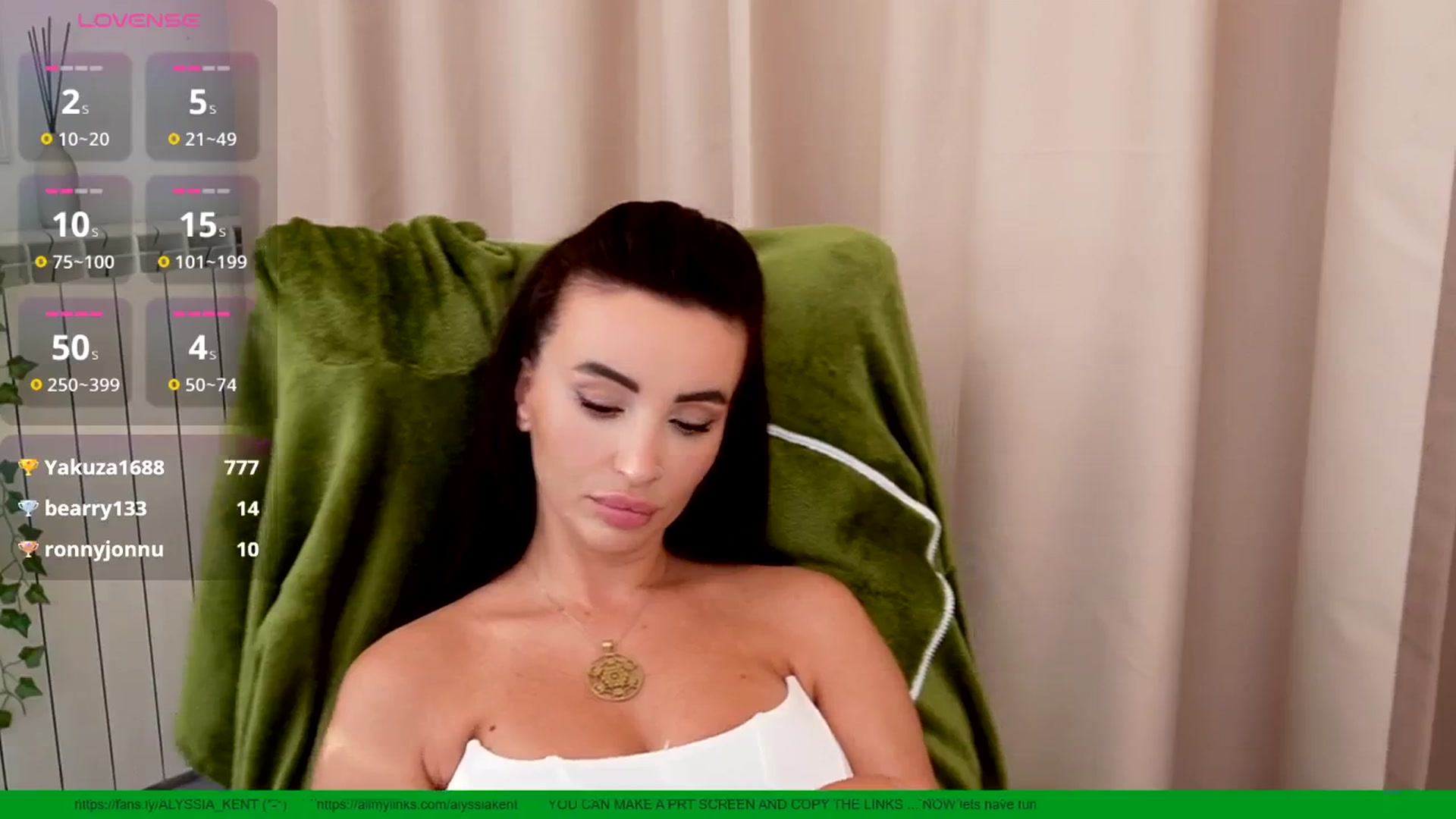 Gallery image thumbnail from AlyssiaKENT1's myfreecams stream on, 08/15/2025, 18:58 image 8 of 20